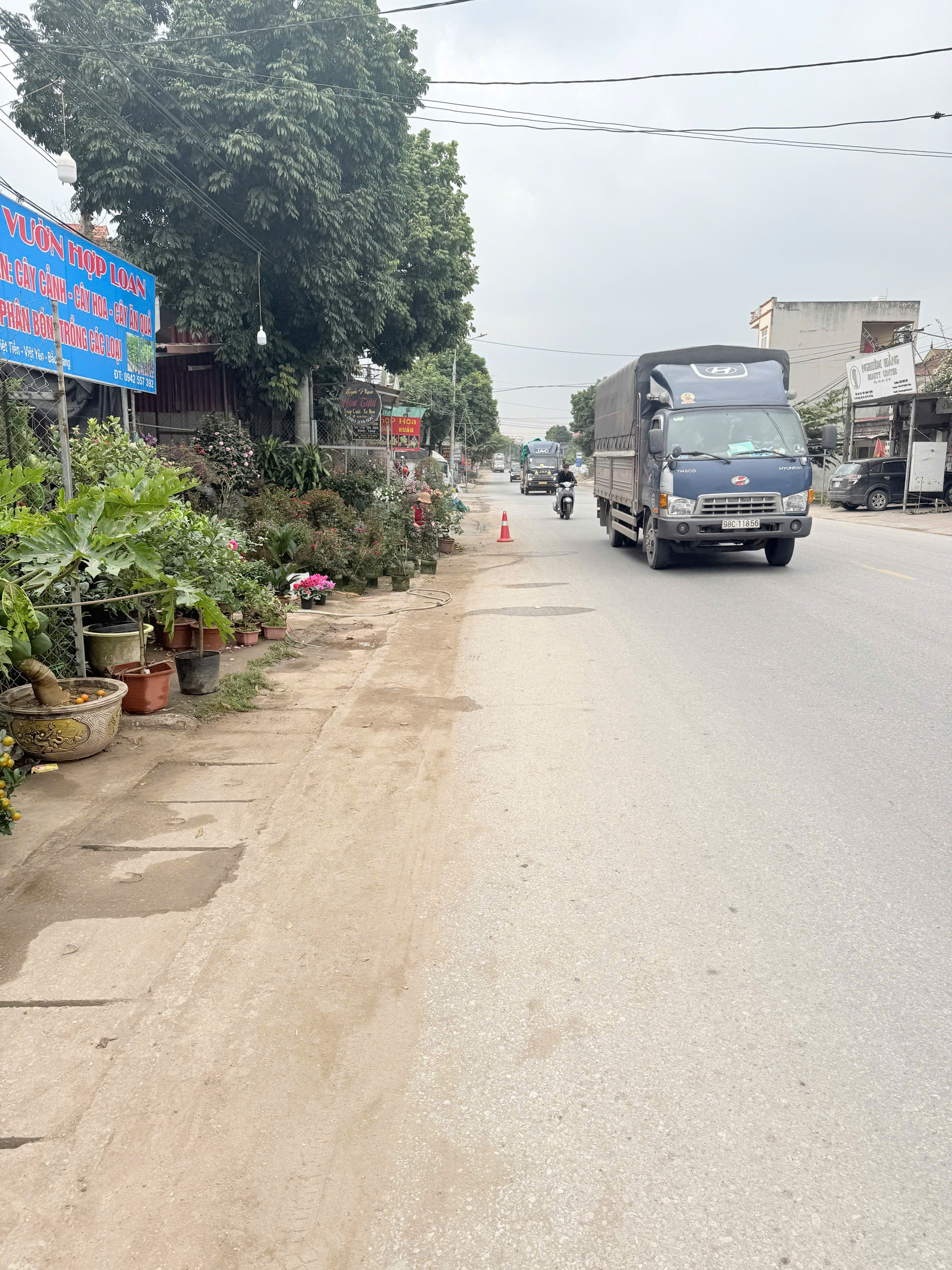  Bán đất Mặt đường QL 37, Việt Yên, Bắc Giang. 140m2- Mt 7,2m. Giá 5,4 tỷ 