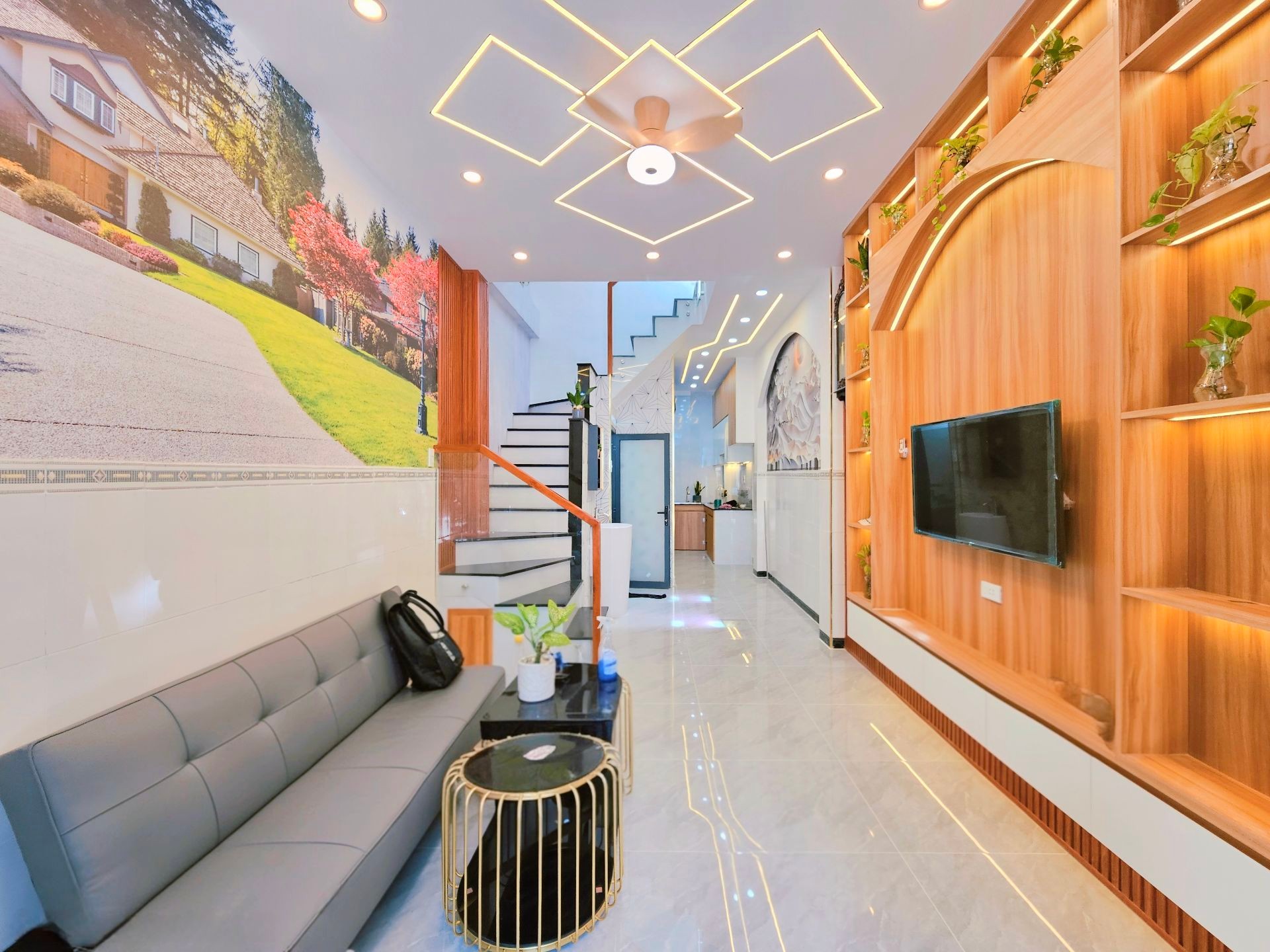  KHU VỰC HIẾM NHÀ BÁN - NGAY SÂN BAY - FULL NỘI THẤT - NHÀ ĐẸP Ở NGAY - SỔ VUÔNG A4 - NHĨNH 5 TỶ 