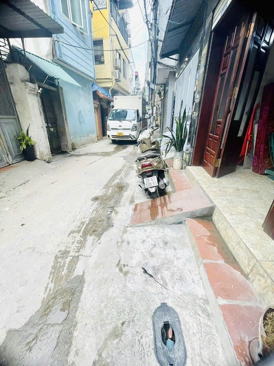  Bán Nhà Tân Mai 44m2.  5 tầng. mặt tiền 3.5m. giá 12.8 tỷ Hoàng Mai Hà Nội 