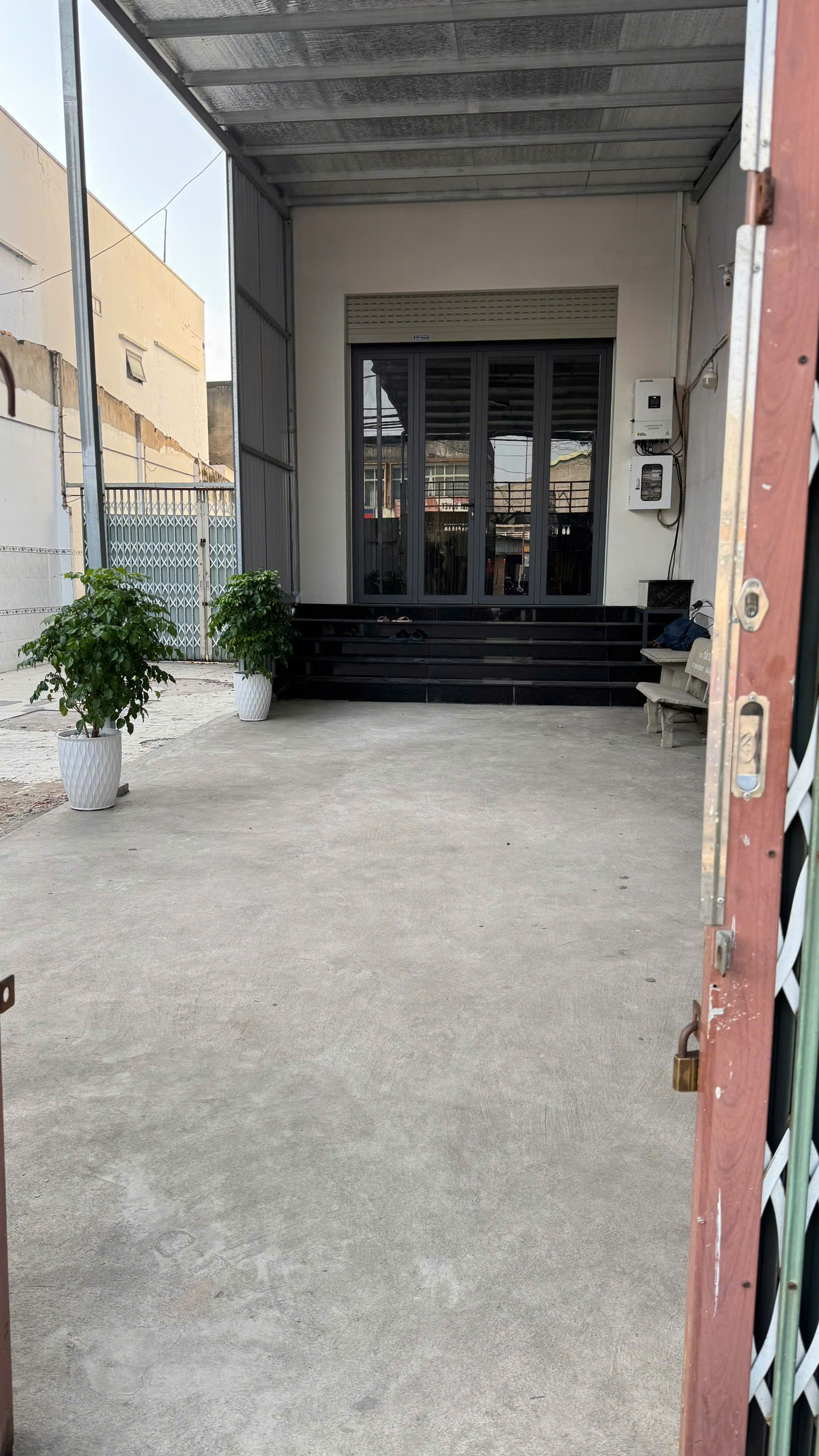  CHO THUÊ MẶT BẰNG VỊ TRÍ GẦN TRUNG TÂM BÌNH CHÁNH , TÂN NHỰT 