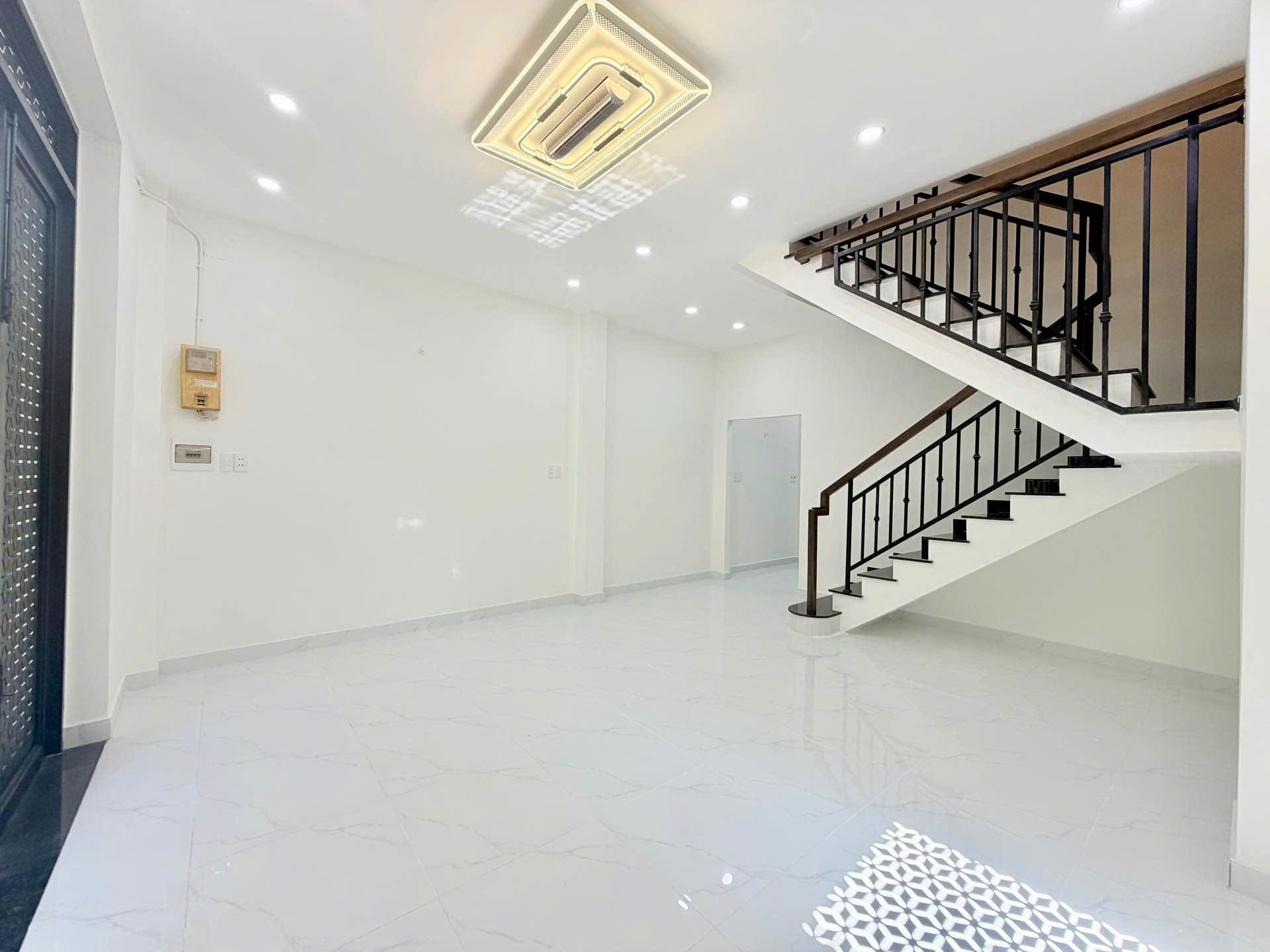  CĂN GÓC HIẾM – 2 MẶT HẺM – NGAY CHỢ CÂY QUÉO - GIÁ NHỈNH 8 