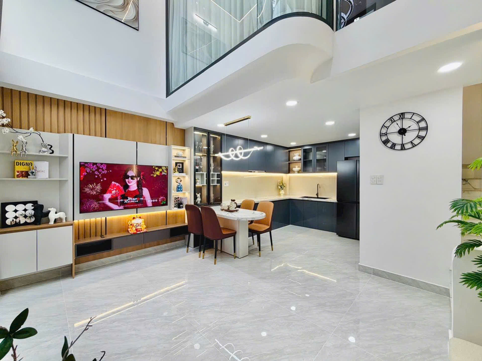  Chỉ 6tỷ nhỉnh xíu có ngay nhà gần khu Cityland, 4 tầng, DT 42m2, hẻm ô tô thông nhiều đường lớn,  tặng full nội thất 