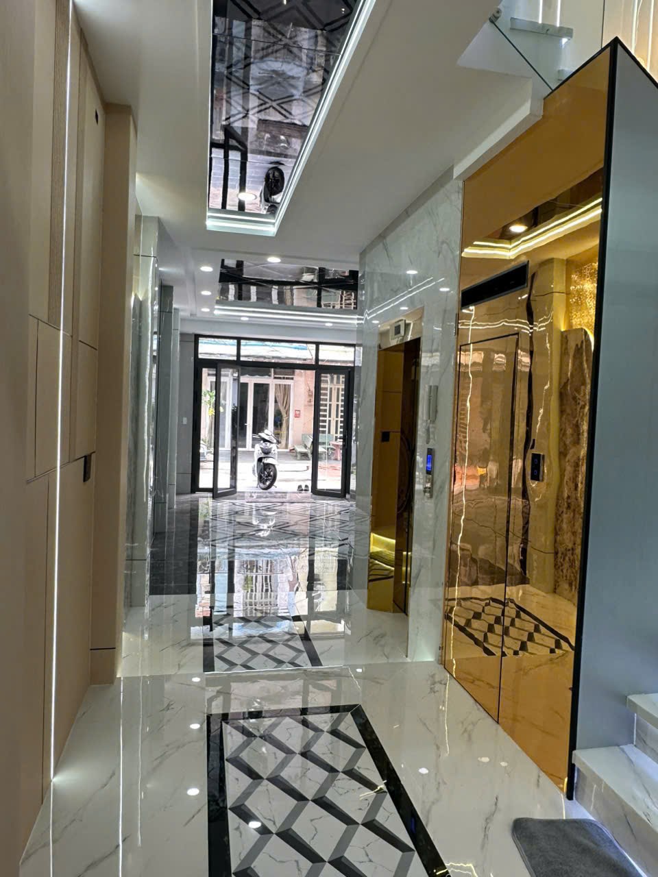  Nhỉnh 13 tỷ có nhà 5 lầu đẹp HXT Phan Huy Ích 68m2 T.máy KM nội thất sát KCN Tân Bình 