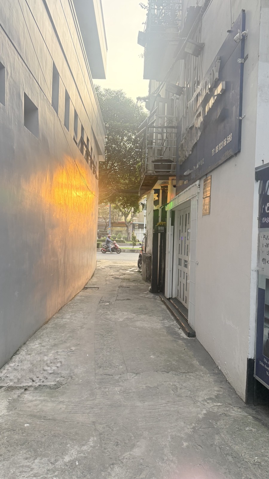  Nhà Chính chủ lâu năm chưa qua đầu tư, chỉ 2.3 tỷ.
Gần Mặt tiền Trường Chinh-Đông Hưng Thuận Quận 12. 