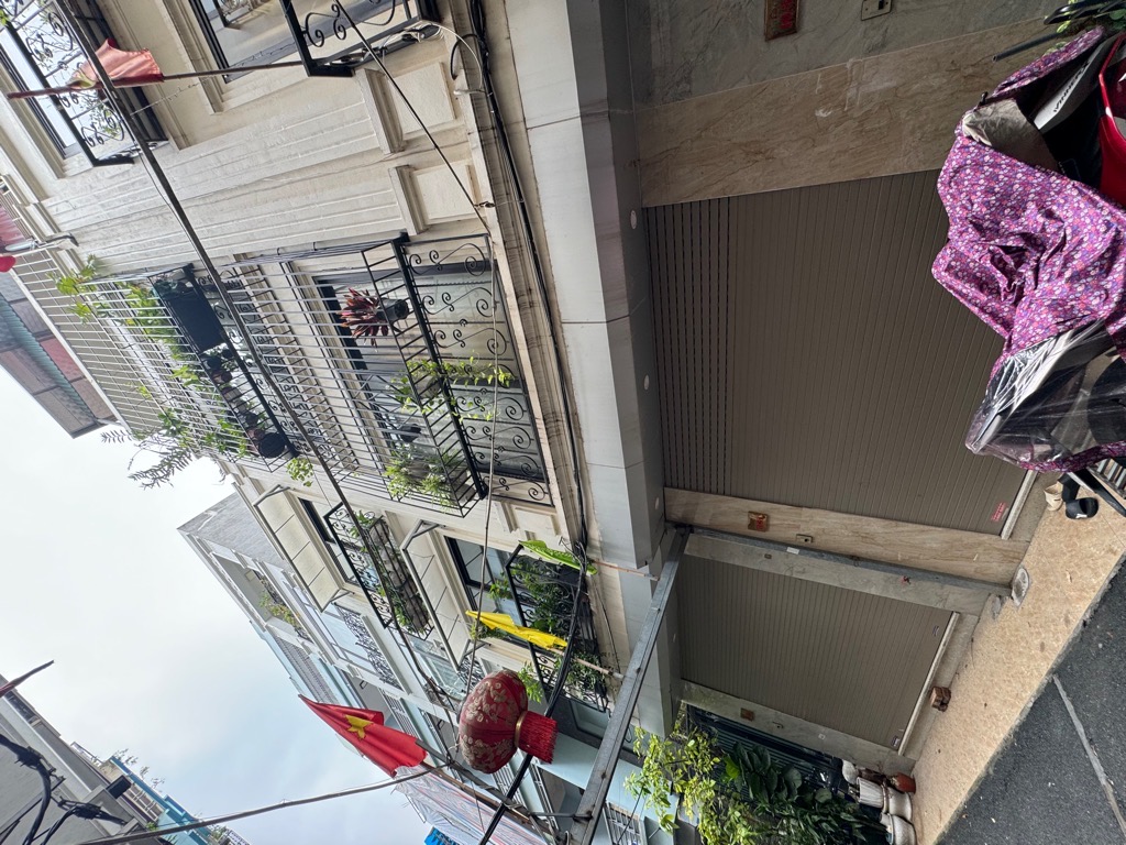  bán nhà ngõ 424 ngọc thuỵ 42m x 4T, oto vào nhà chỉ hơn 7t còn tl 