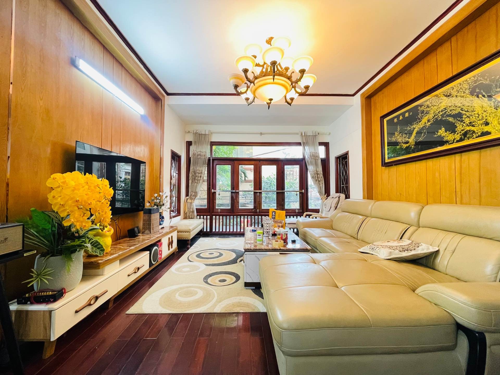  Trung Tâm Lạc Long Quân - Nhà Đẹp 6 Tầng - Chủ Xây Tâm Huyết Tặng Nội Thất - Ô Tô Tránh - Sổ Vuông Đẹp - Ở Sướng 