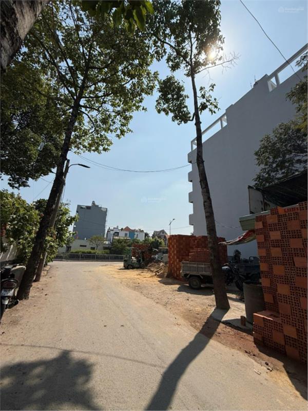  Cách MT 1 căn Phạm Huy Thông DT 5mx12m CN 60.2m2, LG 6m xây cao lầu giá chỉ 8,6 tỷ 