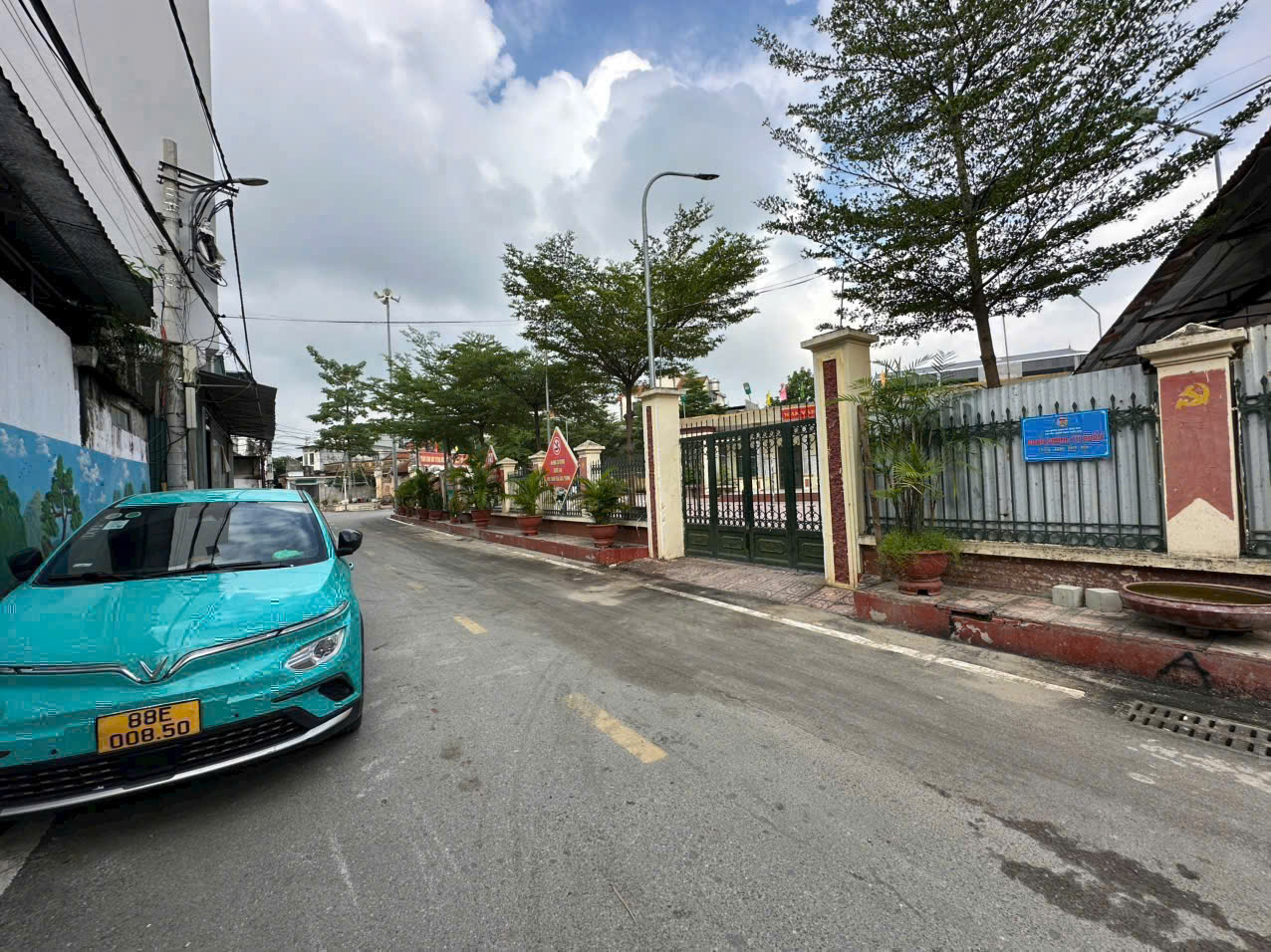  ĐỨC THƯỢNG . HOÀI ĐỨC . HÀ NỘI NGÕ THÔNG Ô TÔ ĐỖ GẦN .
40M  LÔ GÓC. GẦN QUỐC LỘ 32, ĐƯỜNG VÀNH ĐAI 4,
GIÁ CHỈ HƠN 3X TY.
LH;0964982442. 