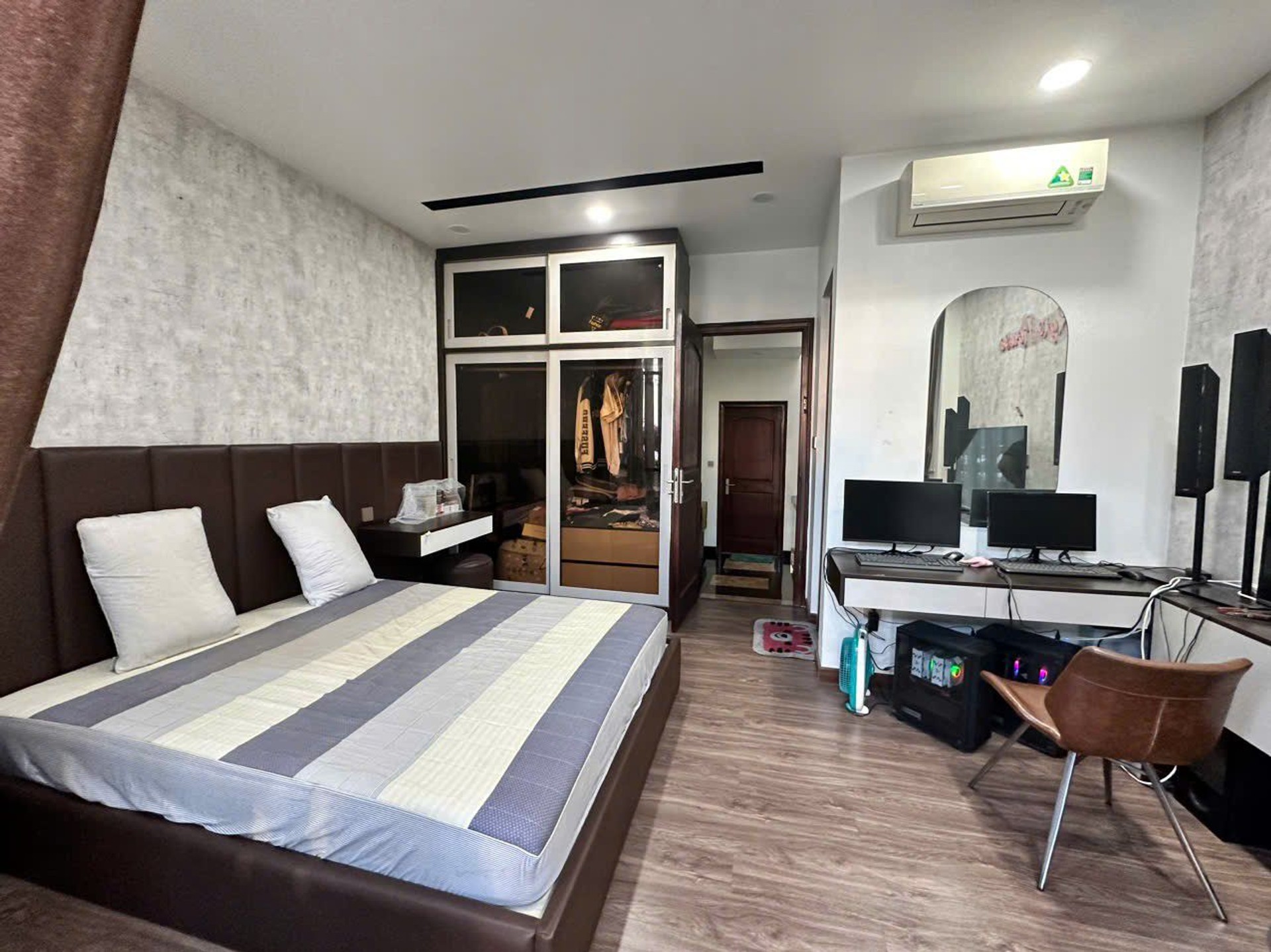  Nhà đẹp hiếm Huỳnh Thiện Lộc, Tân Phú, hẻm 8m thông tứ tung, ở sướng – kinh doanh tốt, nhỉnh 11 tỷ 