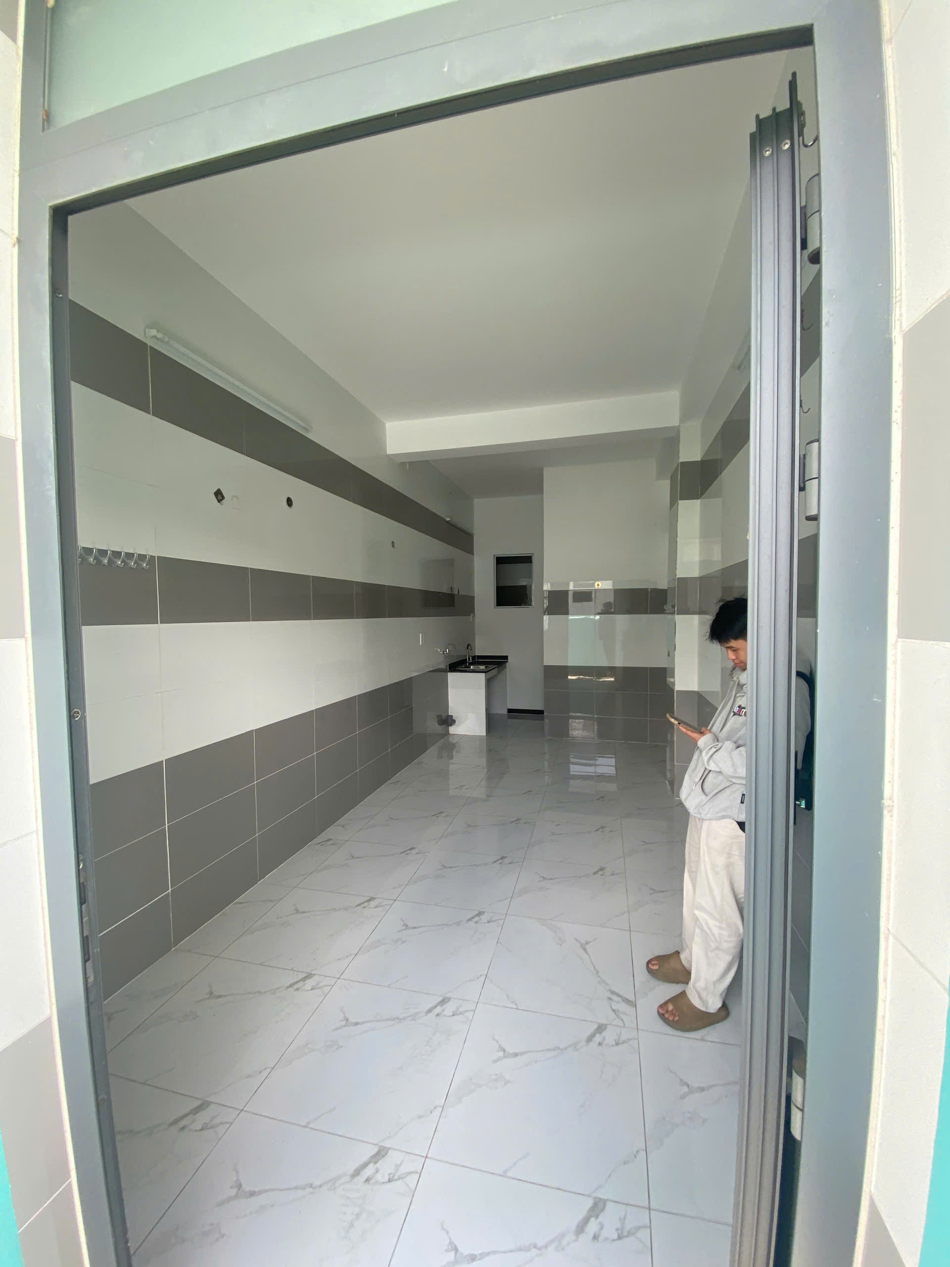  PHÒNG TRỌ RỘNG – SẠCH SẼ – KHÔNG CHUNG CHỦ  BÌNH LONG – TÂN HƯƠNG, TÂN PHÚ, HCM 