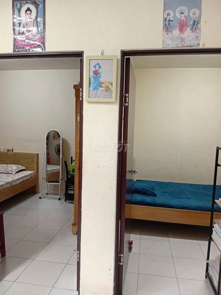  Chính chủ cần bán gấp căn hộ tầng trệt 52 m2 gồm 2 phòng ngủ, 1 WC, 1 phòng khách, 1 bếp 