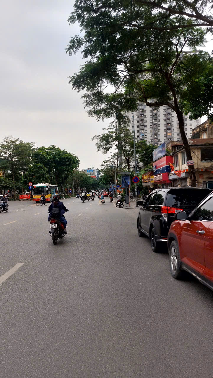  Bán toà văn phòng 9 tầng 2 mặt đường, mặt phố Khuất Duy Tiến - Lê Văn Lương 