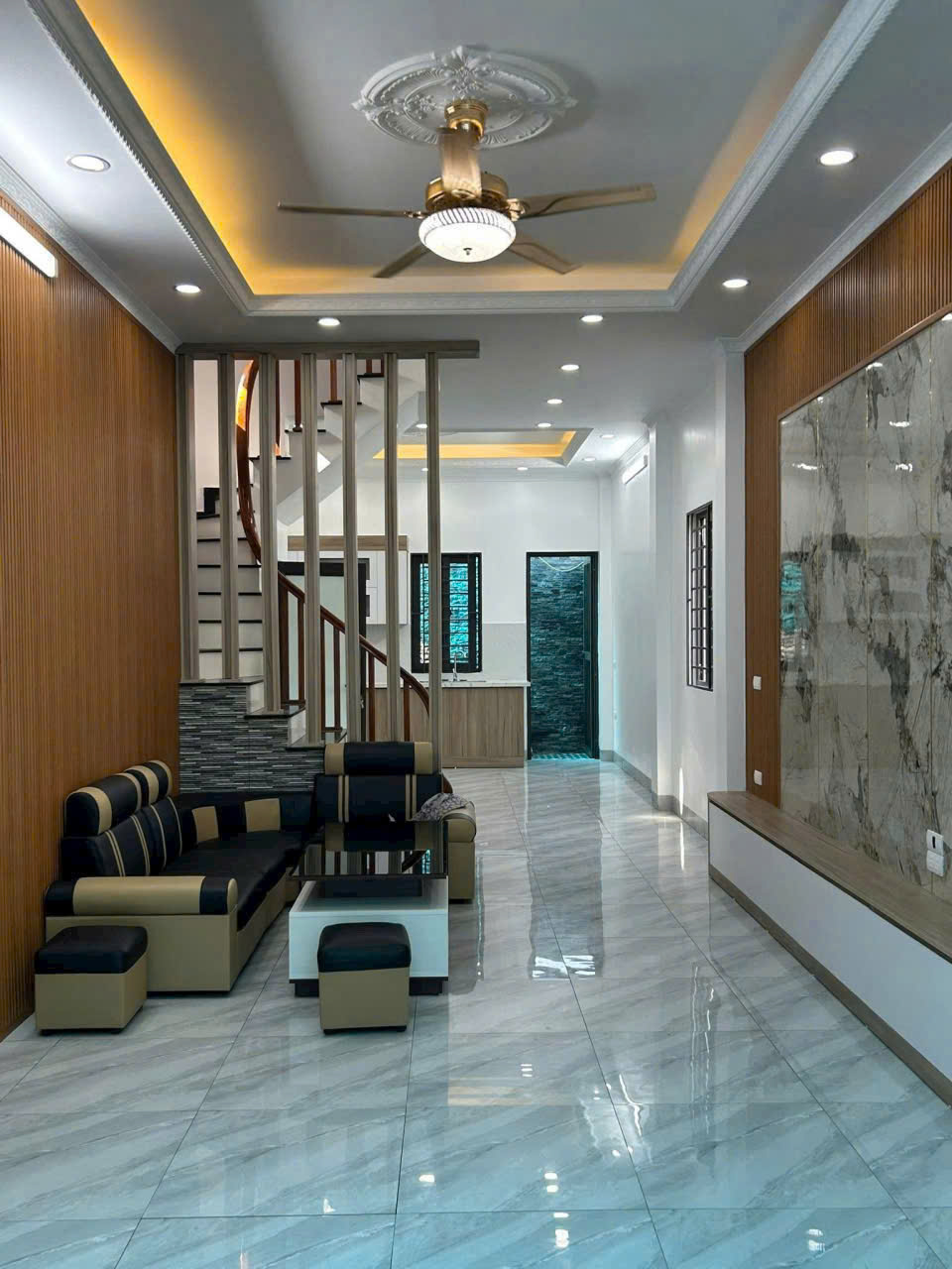  SỞ HỮU NGAY CĂN NHÀ ĐẸP LONG LANH - HÀNG XÓM ĐÔNG MỸ - NHÀ 4 TẦNG 