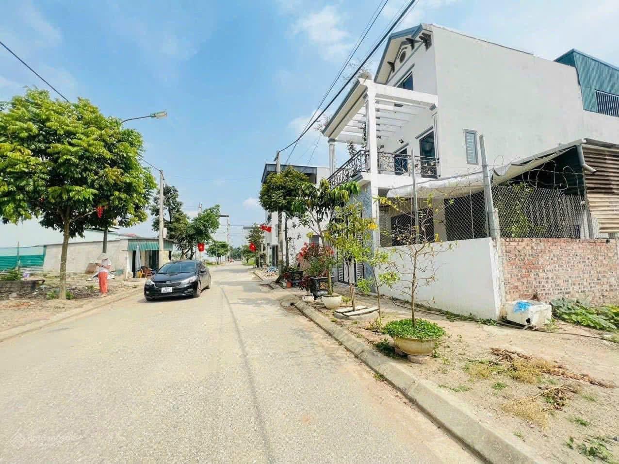  Chủ nhà chuyển vùng cần bán gấp diện tích 100m2 gần KCN Cao Hòa Lạc giá đầu tư. 