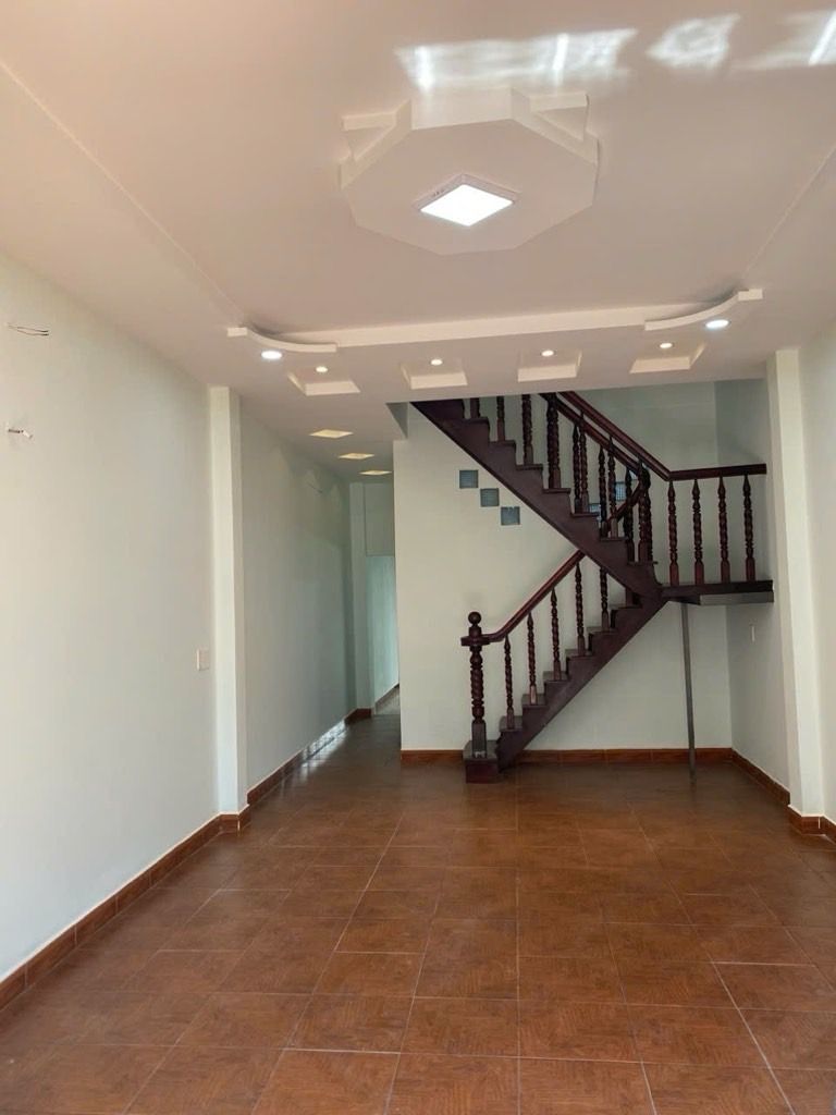  SÁT MẶT TIỀN TRƯỜNG CHINH - HẺM XE TẢI - 88M2 - 7.6 TỶ - Chủ đang cho thuê 9tr tháng. 