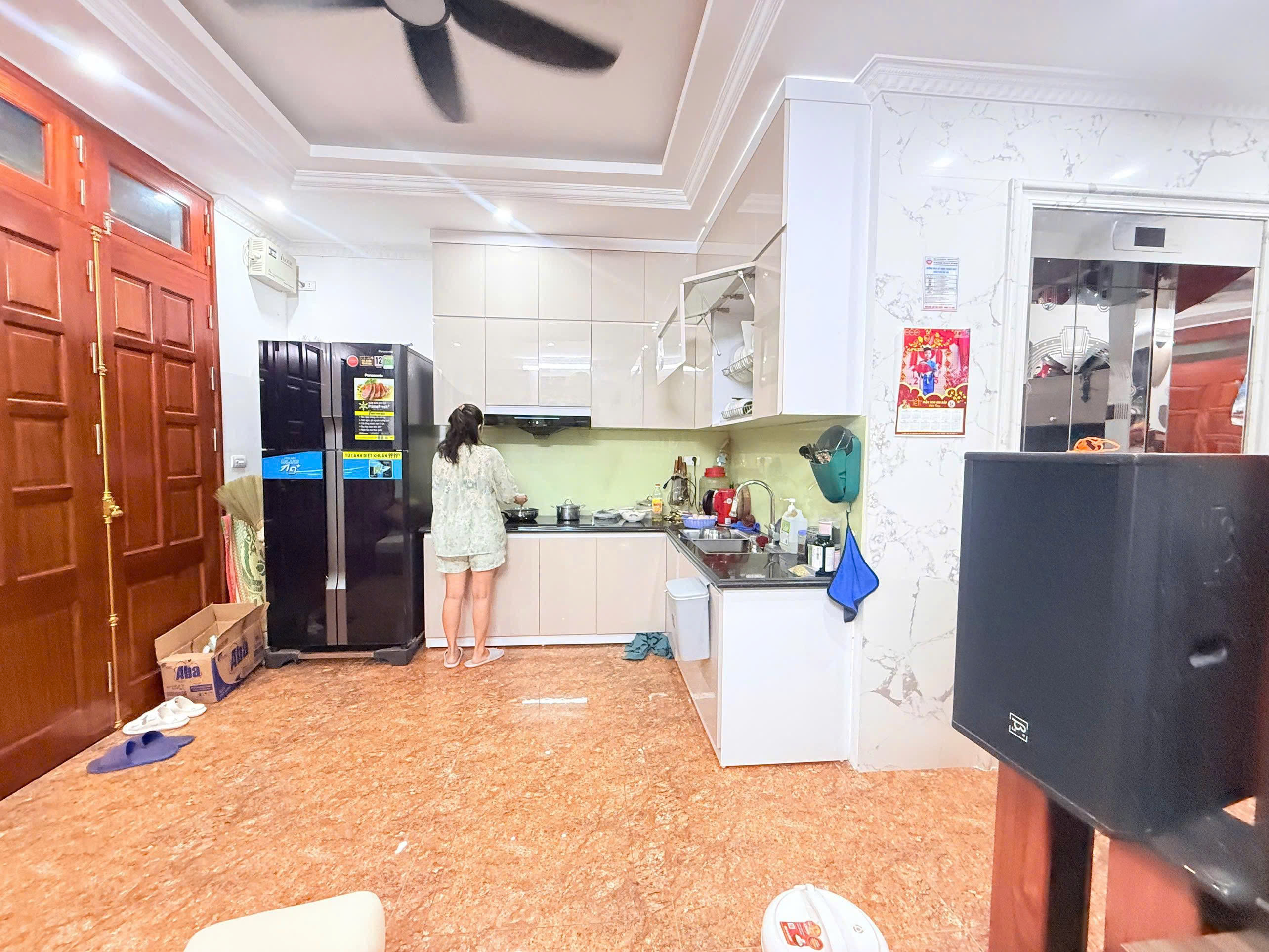  Bán Nhà Phan Kế Bính 33m2.  5 tầng. mặt tiền 5.5m. Giá 10.5 tỷ Ba Đình Hà Nội 