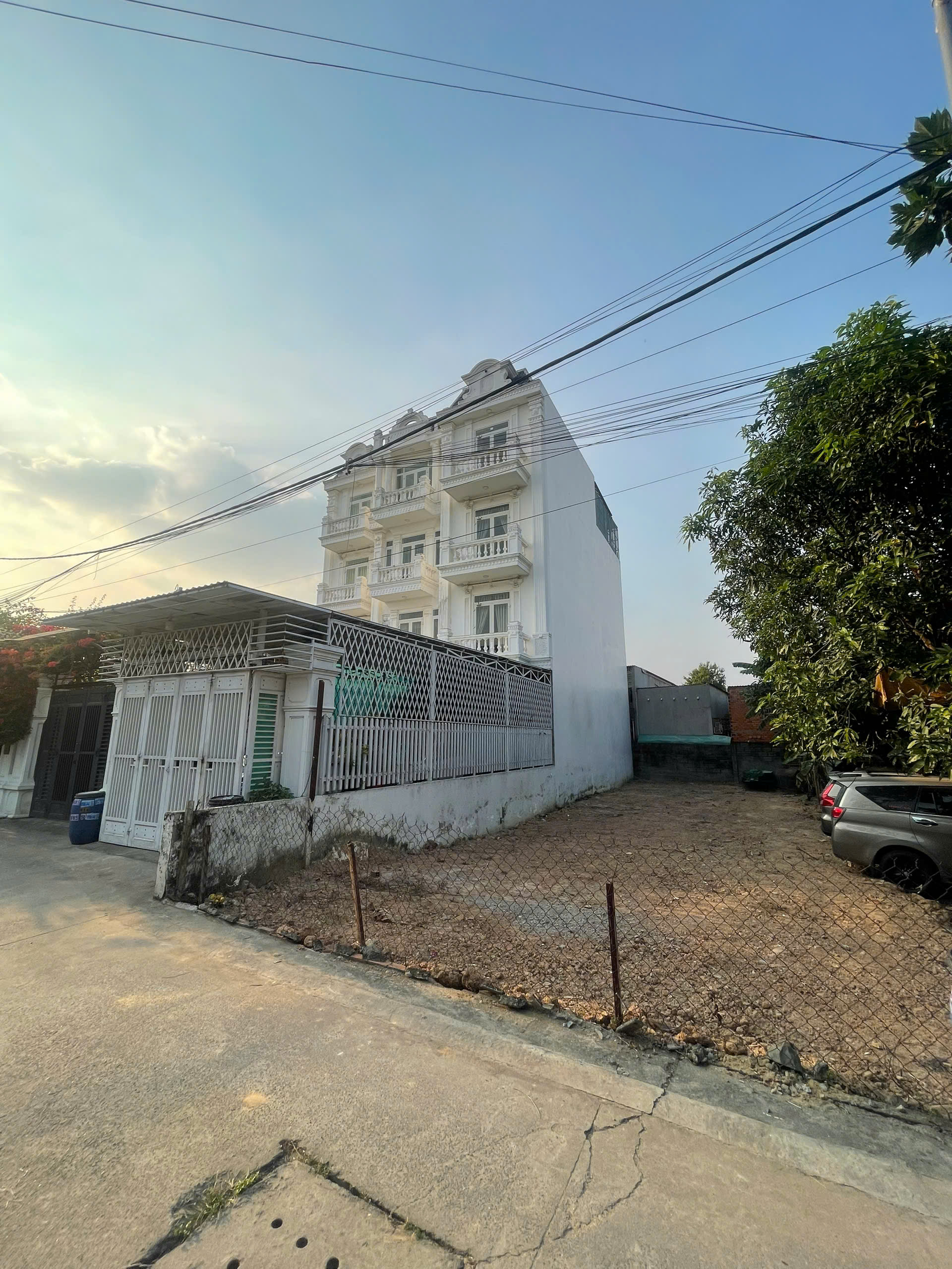  Bán đất Đông Hòa 181m2, Ngang 7,5M,SHR đường ô tô, gần BigC GO Dĩ An 