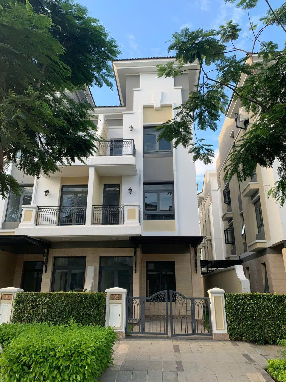  BÁN VILLA 5 TẦNG ROYAL LOTUS HẠ LONG TẠI HẠ LONG, QUẢNG NINH - SẴN DÒNG TIỀN – GIÁ CHƯA ĐẾN 9 TỶ 