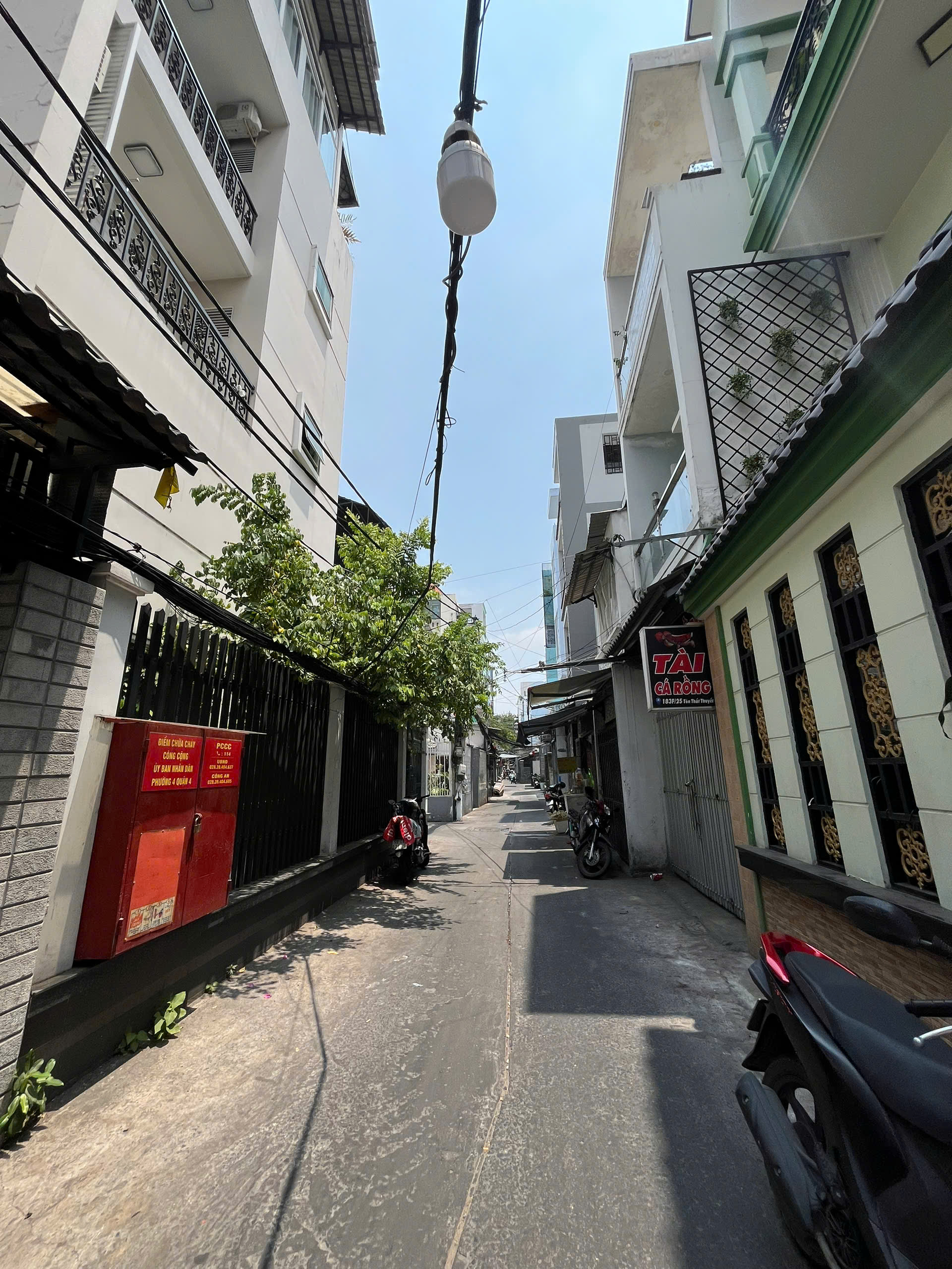  Bán nhà đối diện q1 
QUẬN 4 TÔN THẤT THUYẾT - 5M x 18M

 - ĐƯỜNG TRƯỚC NHÀ 6M 