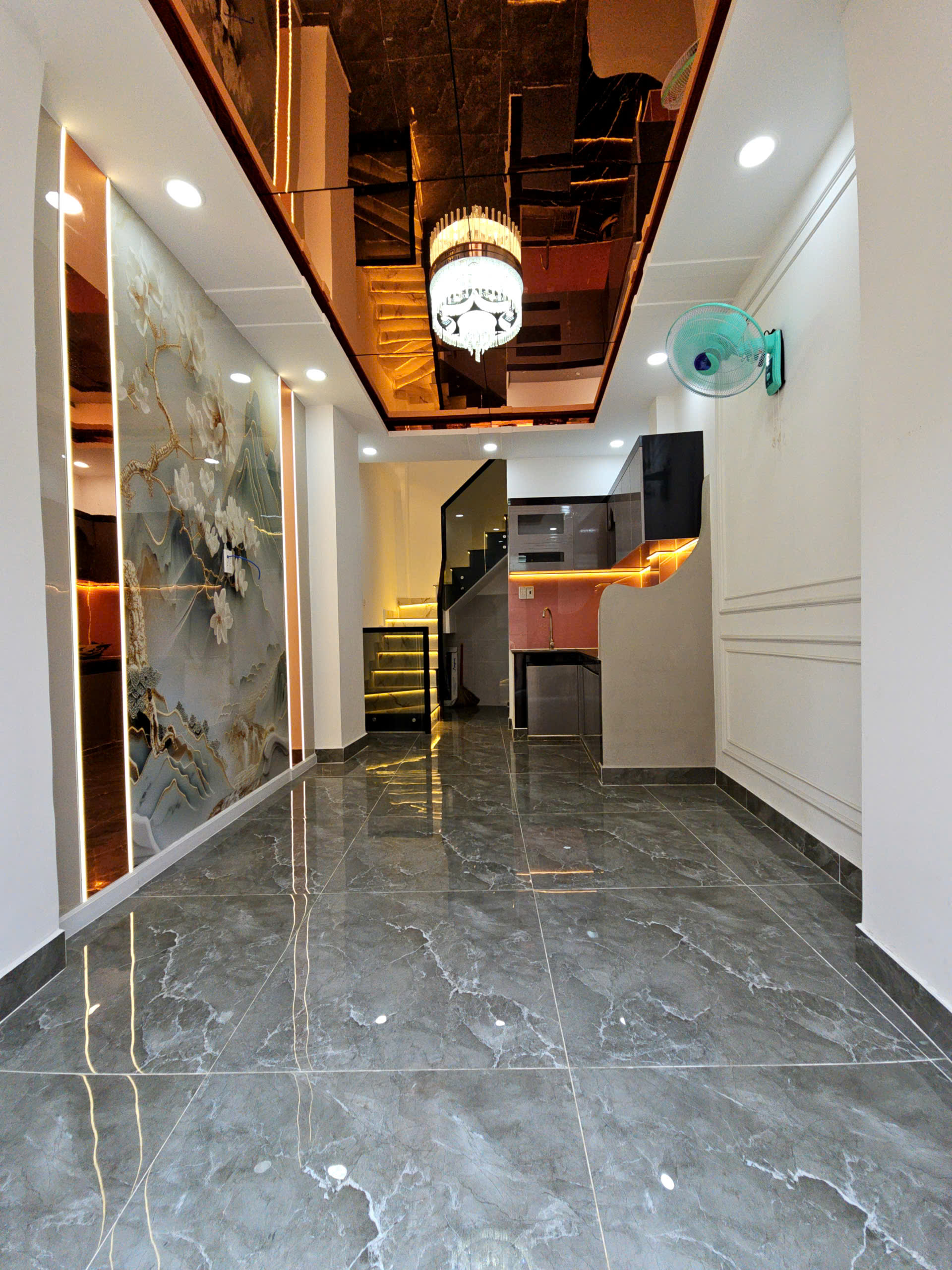  bán nhà hẻm xe hơi tới nhà trung tâm Q4 

Đối diện Q1 CÓ 3 Đ 