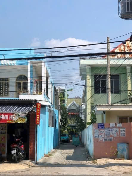  BÁN HOẶC CHO THUÊ NHÀ MẶT TIỀN DÃ TƯỢNG , NHA TRANG , 3PN, SÂN ĐẬU Ô TÔ THOẢI MÁI 