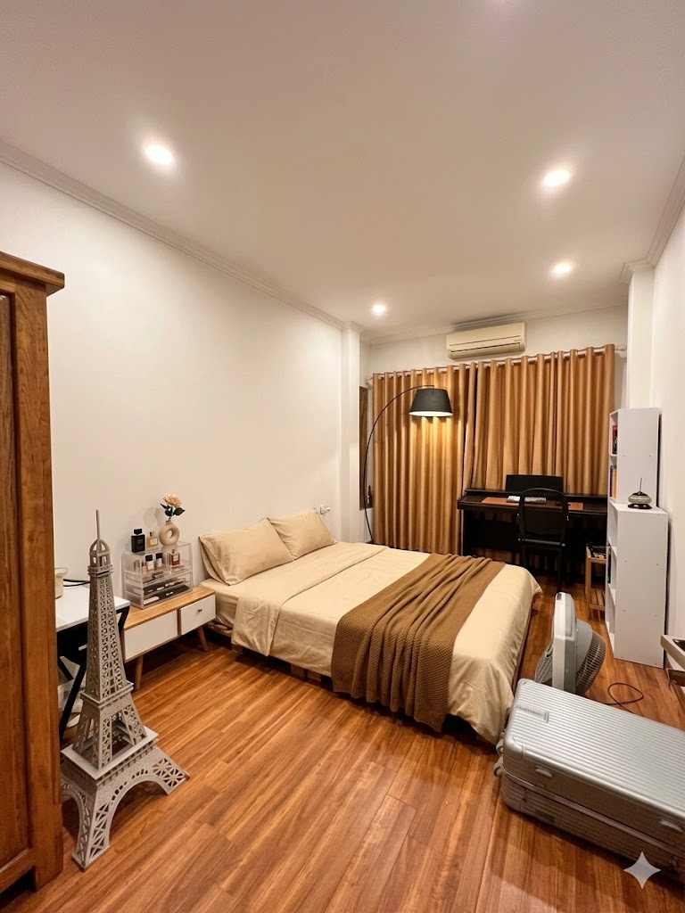  Nhà sát Võng Thị Tây Hồ ngõ nông – 3 phút hồ - hướng đẹp – 3 gác vào nhà - ở thích 