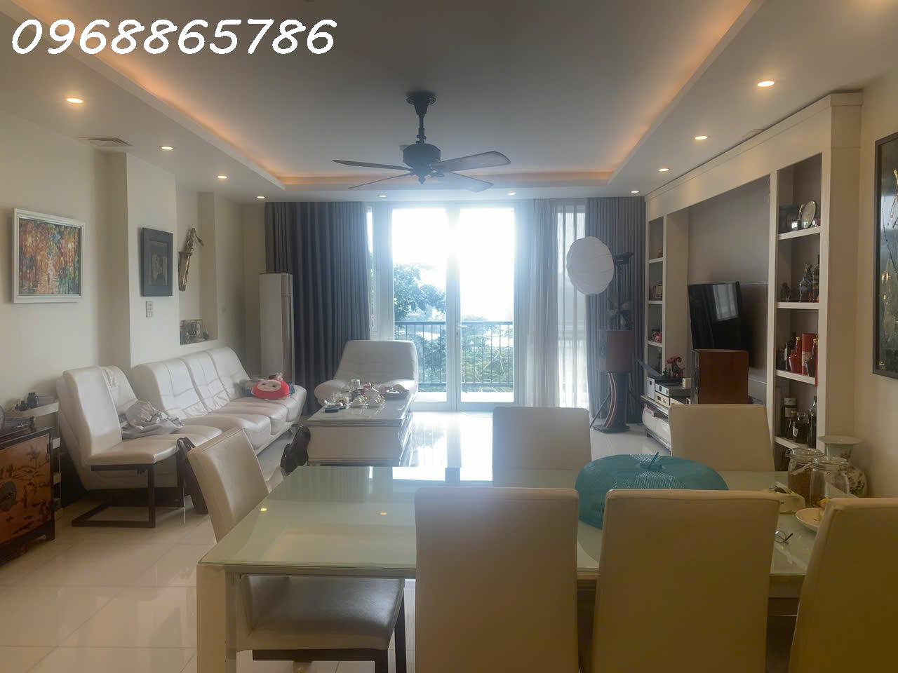  KHOẢNG LẶNG ĐẾ VƯƠNG BÊN BỜ HOÀNG CẦU DI SẢN 