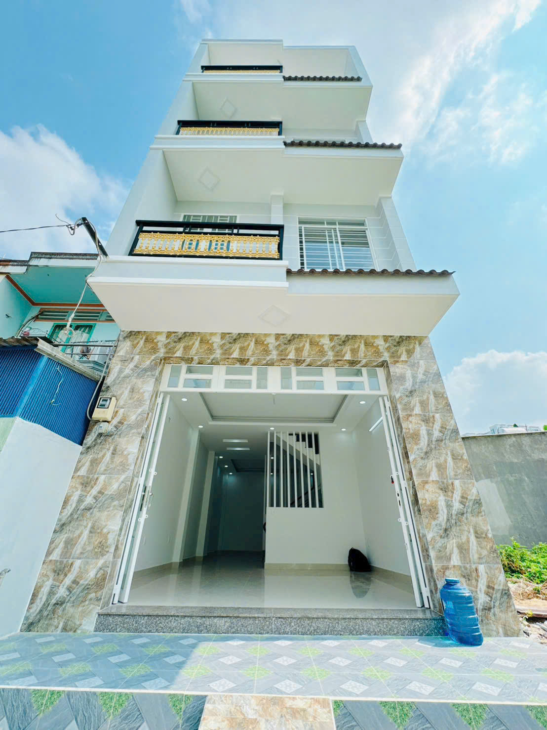  Siêu phẩm 4 tầng Q7 sát Phú Mỹ Hưng, SHR hoàn công đủ, giá 5.99 tỷ 