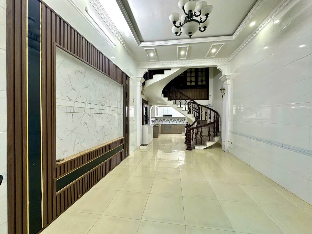  ????Bán nhà Kiều Sơn - Văn Cao - 58m 3 tầng - sân cổng riêng - Ngõ cực nông 