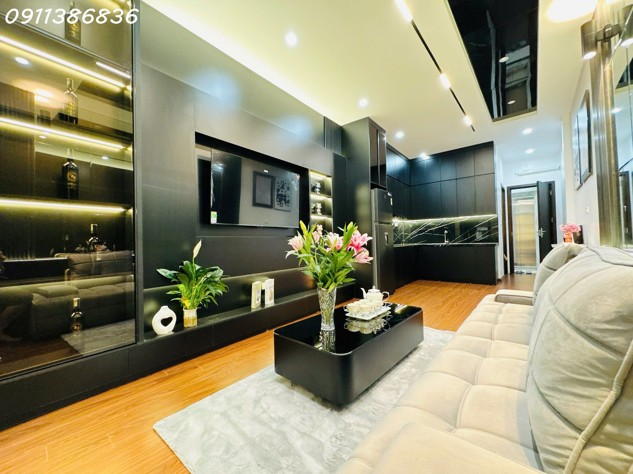  ????Siêu phẩm Nguyễn Văn Huyên 40m 6T Thang máy Full nội thất mới Ngõ 4M hơn 15 tỷ 