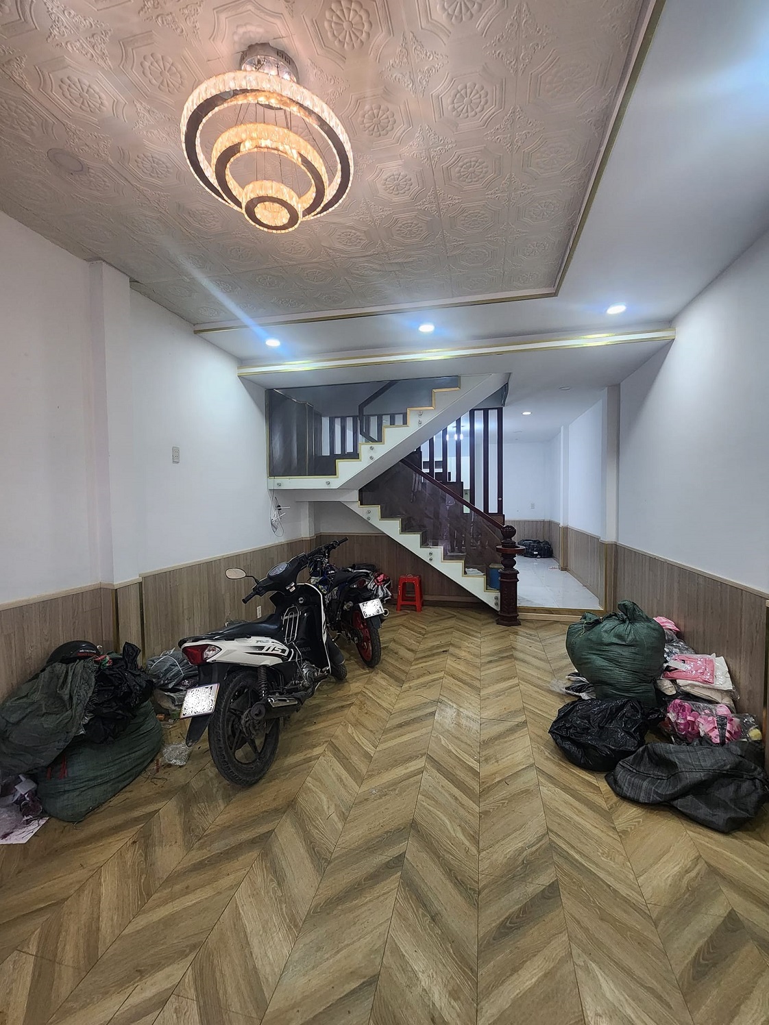  Bán nhà 2 tầng, 61m2, Hẻm xe hơi Bình Thành, BHHB Bình Tân, chỉ 3.5 tỷ TL 