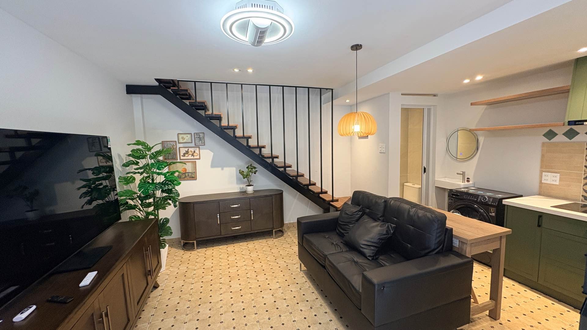  PHONG CÁCH HIỆN ĐẠI KẾT HỢP CỔ ĐIỂN SANG TRỌNG - NGANG 5M BỀ THẾ - 3 TẦNG LẦU - OTO ĐỖ CỬA - TRUNG TÂM GÒ VẤP - CHỈ 4.x TỶ NHỎ XÍU 