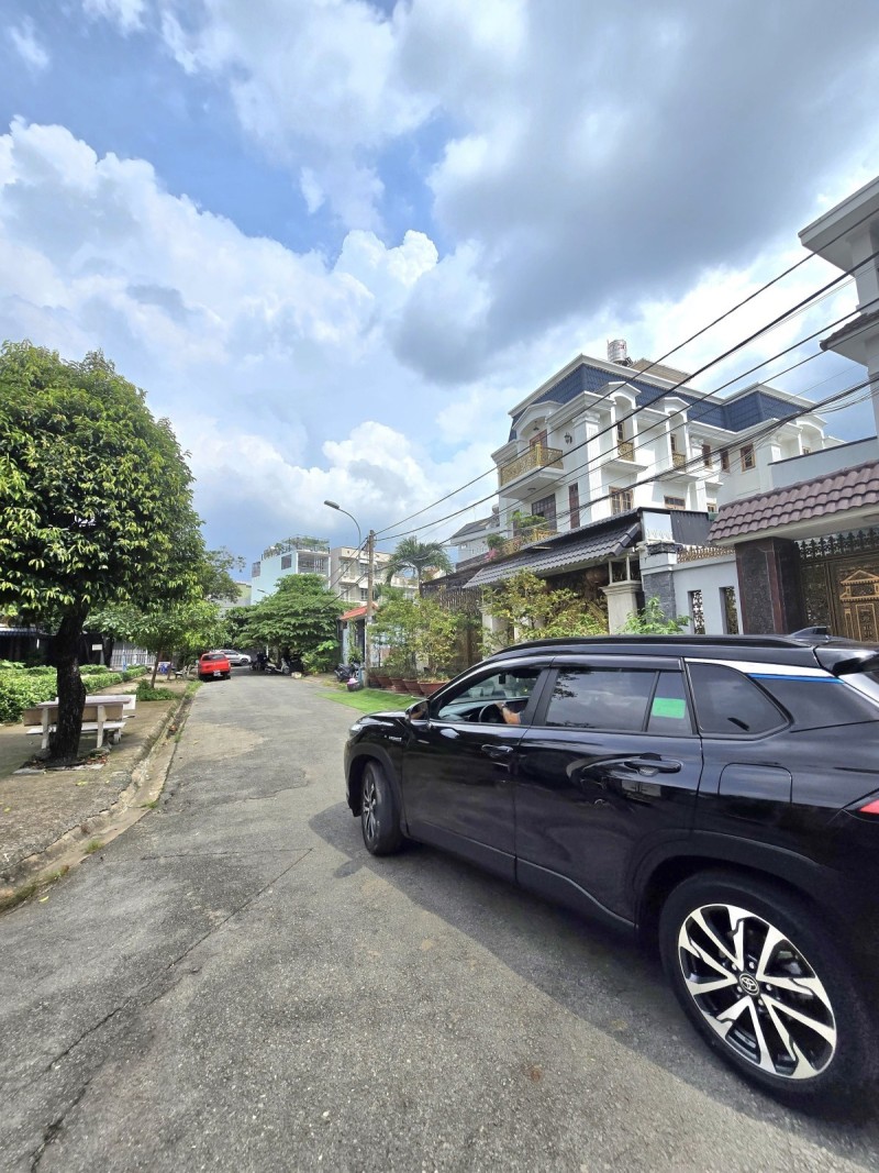  Bán nhà đường Linh Trung, Phường Linh Trung,Thủ Đức, TP HCM. DT 80m2, 1 tầng, SHR - Giá  8.45 tỷ - 0933125879 