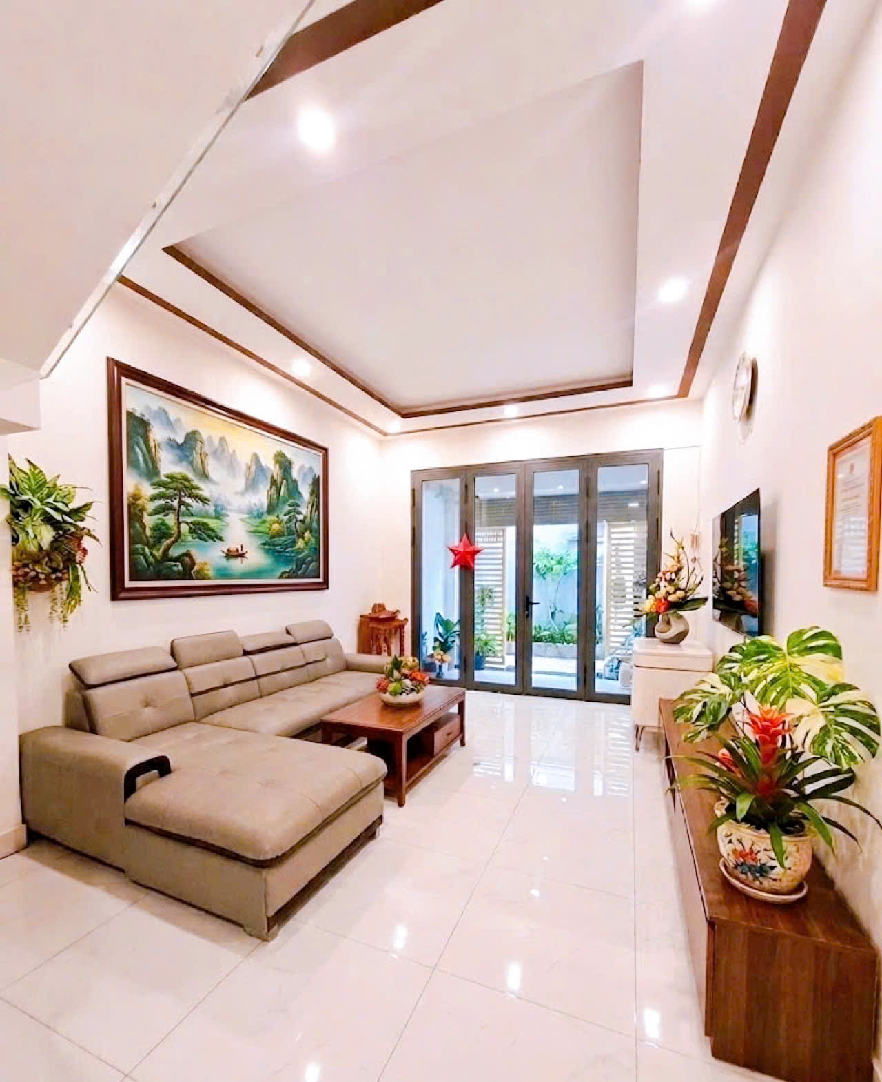  Bán nhà Hẻm Ô tô Cách Mạng Tháng Tám – QUẬN 10 – 3.6 x 14m (50 m2) – 12.9 tỷ 