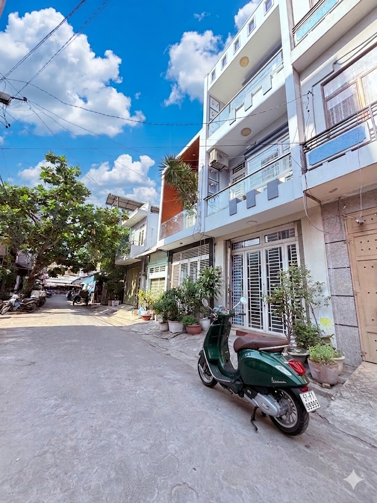  Bán nhà hẻm xe hơi Bờ Bao Tân Thắng Tân Phú, 64m² (4x16), 3 tầng, 4PN, gần Aeon Mall chỉ 8.6 tỷ. 