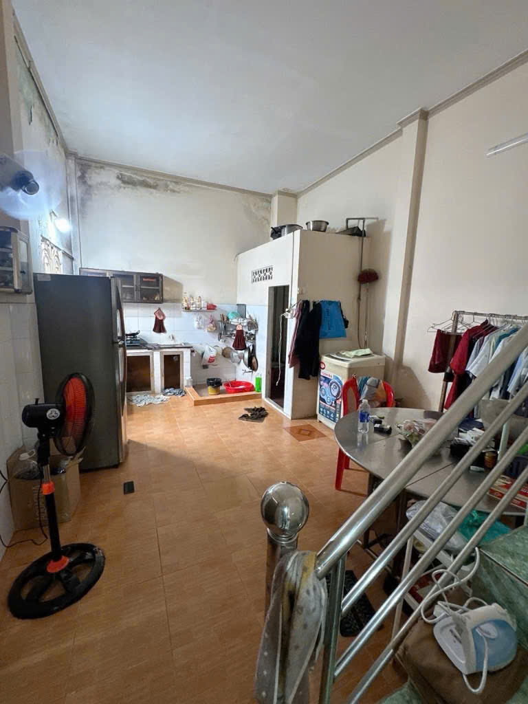  Hẻm xe tải Tân Kỳ Tân Quý, đi bộ ra Aeon Mall Tân Phú, nhỉnh 9 Tỷ. 