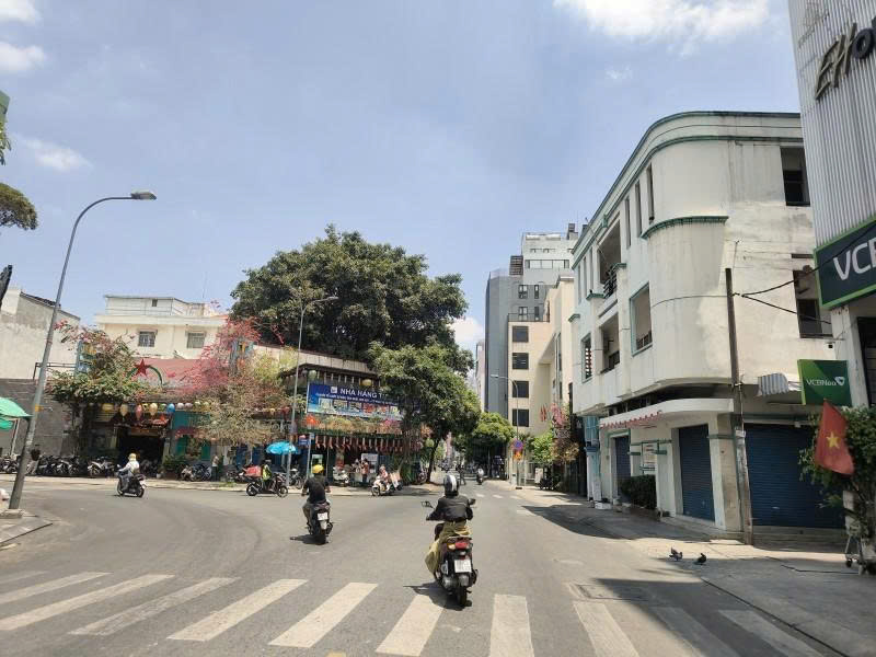  Bán Nhà Mặt tiền Hồ Hảo Hớn - giao Trần Hưng Đạo, 7x26m, 6 Tầng- 1008m2 sàn, 115 tỷ. 