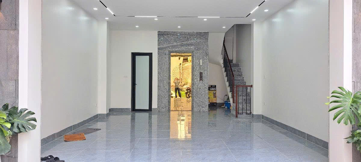  Bán nhà Nguyễn Văn Linh 45m 6 tầng MT5.1m thang máy gara ô tô hơn 12 tỷ 