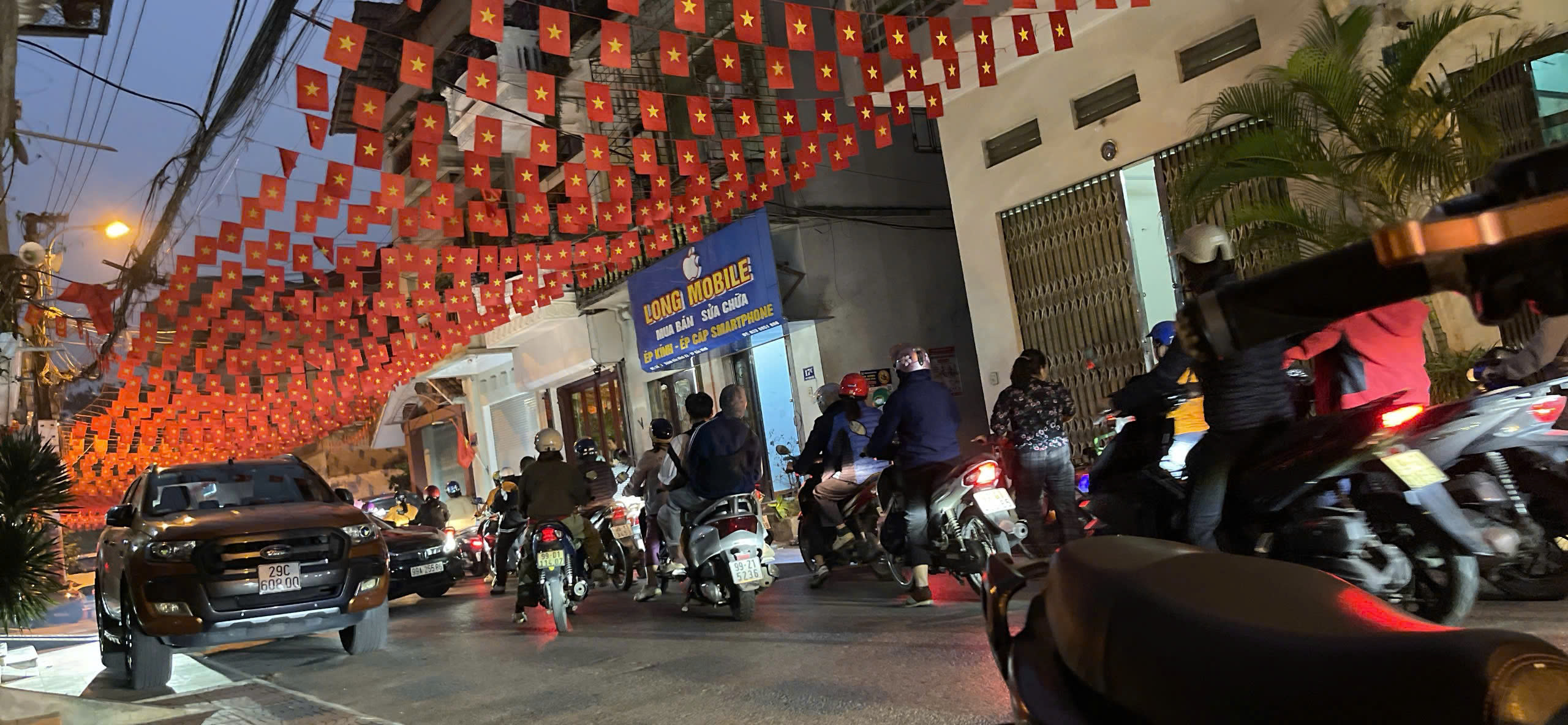  BÁN NHÀ 2,5 TẦNG MẶT ĐƯỜNG KINH DOANH – DÒNG TIỀN NGAY TRUNG TÂM TIỀN NINH VỆ - Bắc Ninh 