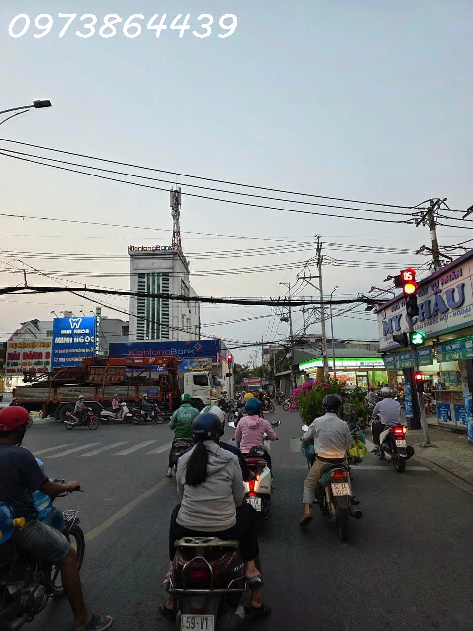  Chủ giảm mạnh 350 triệu giá mới 3,95 Tỷ 

  NHÀ ĐẸP HOÀN CÔNG – 3 TẦNG – HẺM XE HƠI – DỌN VÀO Ở NGAY

???? Gần Bệnh viện Quận 12 & Công viên Phần mềm Quang Trung – khu vực tiện ích đầy đủ, ở cực tiện! 