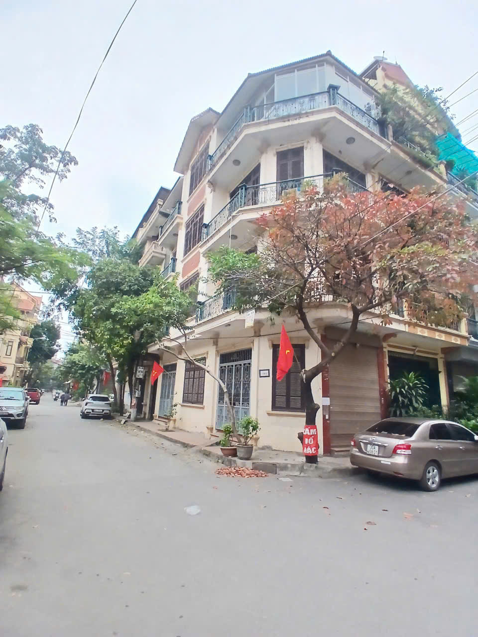  CHO THUÊ VĂN PHÒNG 4 TẦNG – Ô GÓC – VIEW ĐẸP TẠI ĐẠI KIM  HOÀNG MAI HÀ NỘI 