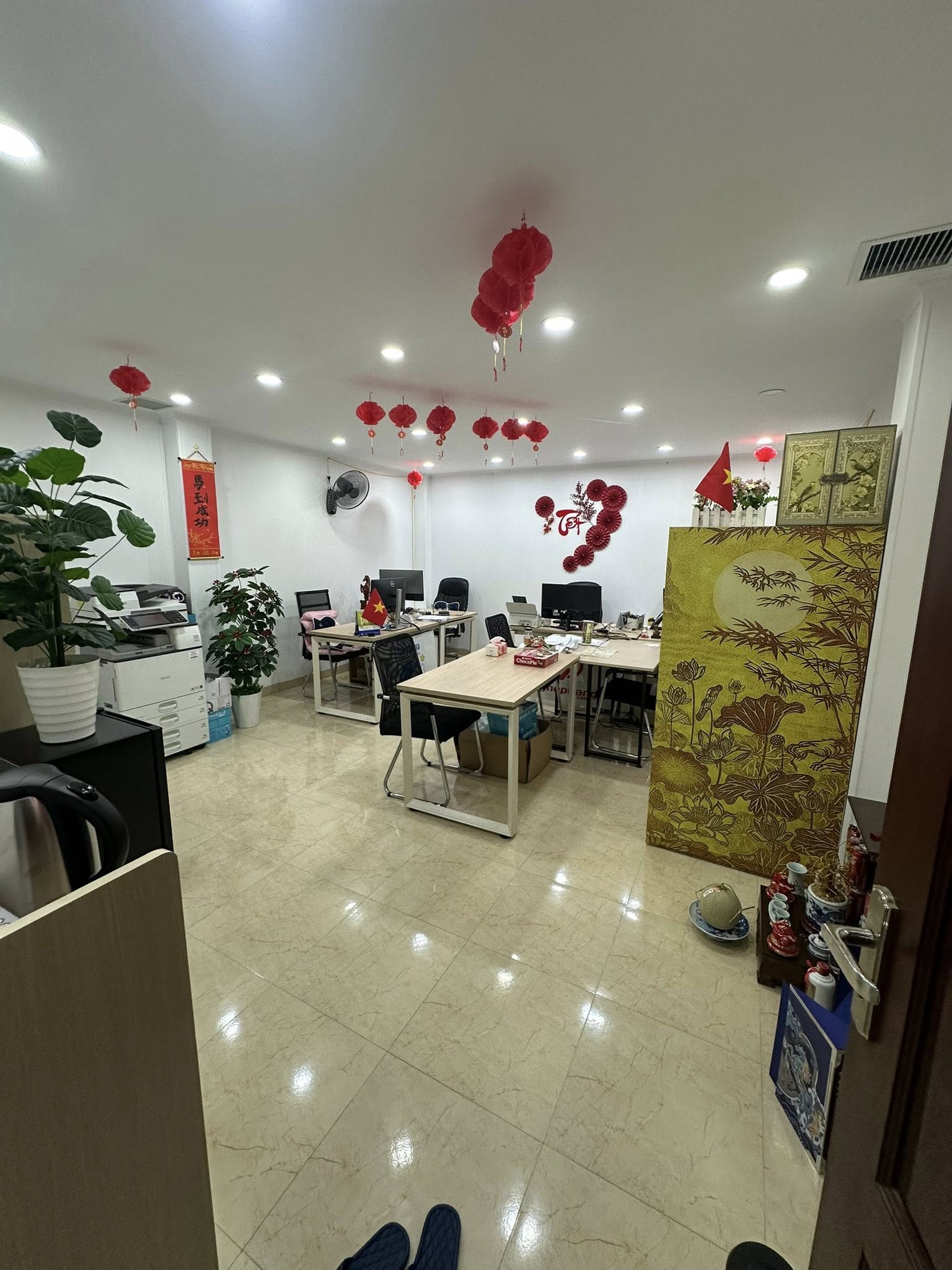  ????Ô tô tránh Phân lô Kinh doanh TRUNG KÍNH 81m 7T Thang máy, 45 tỷ 