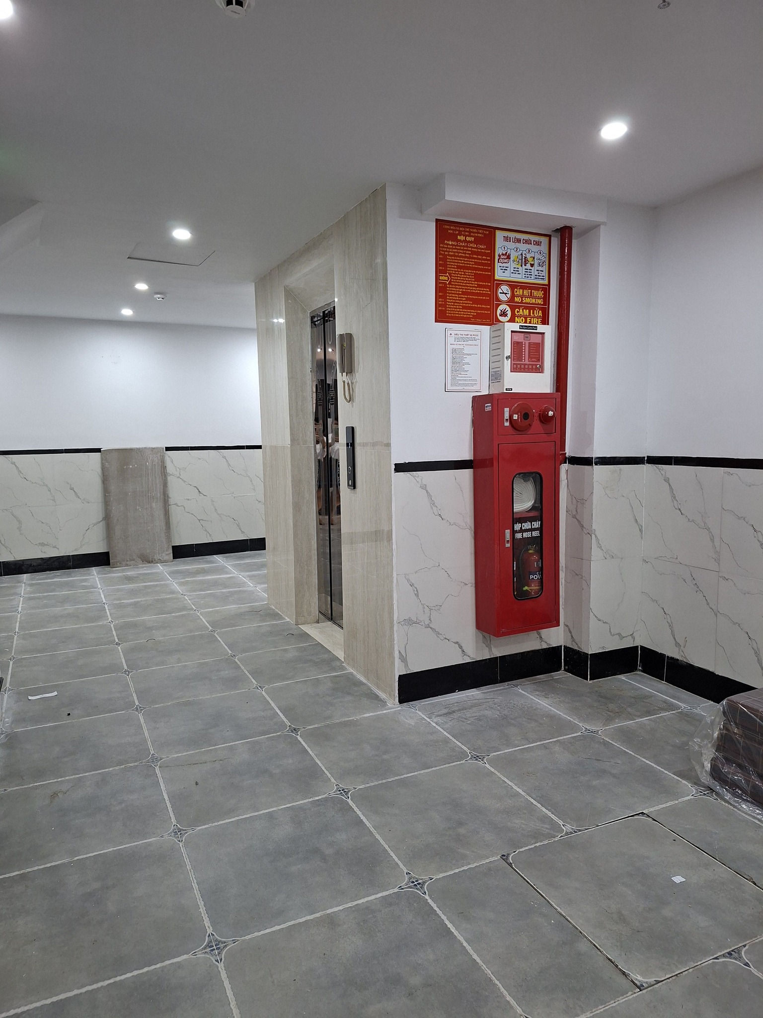  TÒA CĂN HỘ DỊCH VỤ – TRUNG TÂM MỸ ĐÌNH -DÒNG TIỀN ỔN ĐỊNH – FULL NỘI THẤT CAO CẤP Diện tích: 50m²
 Kết cấu: 6 tầng + thang máy xịn 