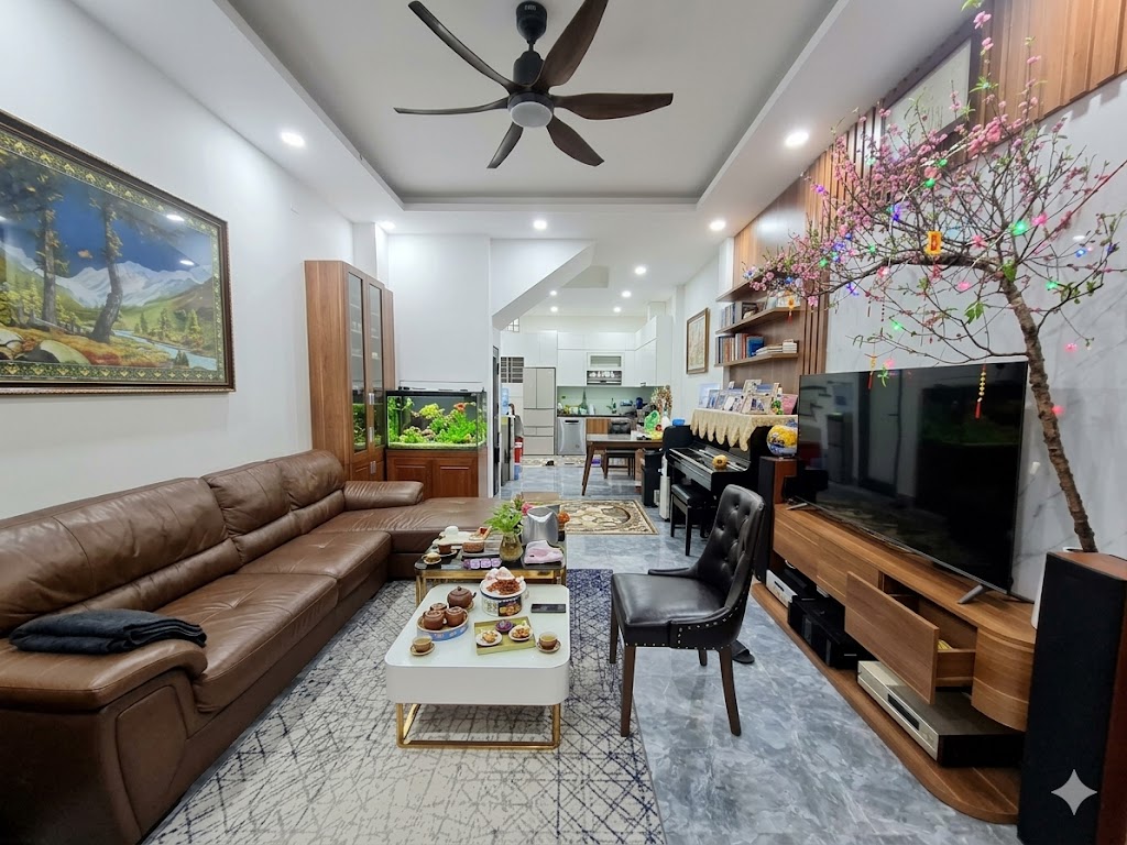  NHÀ AN DƯƠNG VƯƠNG-SỔ VUÔNG VẮN-OTO 7 ĐỖ CỬA-NGÕ RỘNG 5M THÔNG TỨ TUNG-NỘI THẤT SANG ĐẸP-Ở SƯỚNG- NHỈNH 11 TỶ 