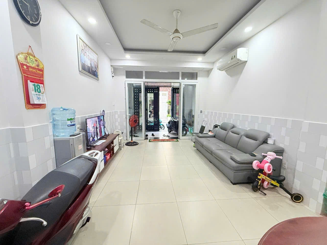  Nhà đẹp ở ngay Tân Kỳ Tân Quý, quận Tân Phú, 4 tầng, hẻm xe tải 7m chỉ 10.4 Tỷ, 