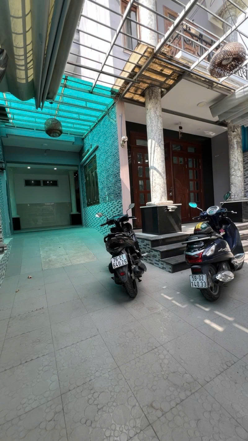  Bán nhà Mặt tiền Lê Lâm - gần Văn Cao thông ra Bình Long,  7,8x20m, 2 tầng - 4PN, 20,9 tỷ. 