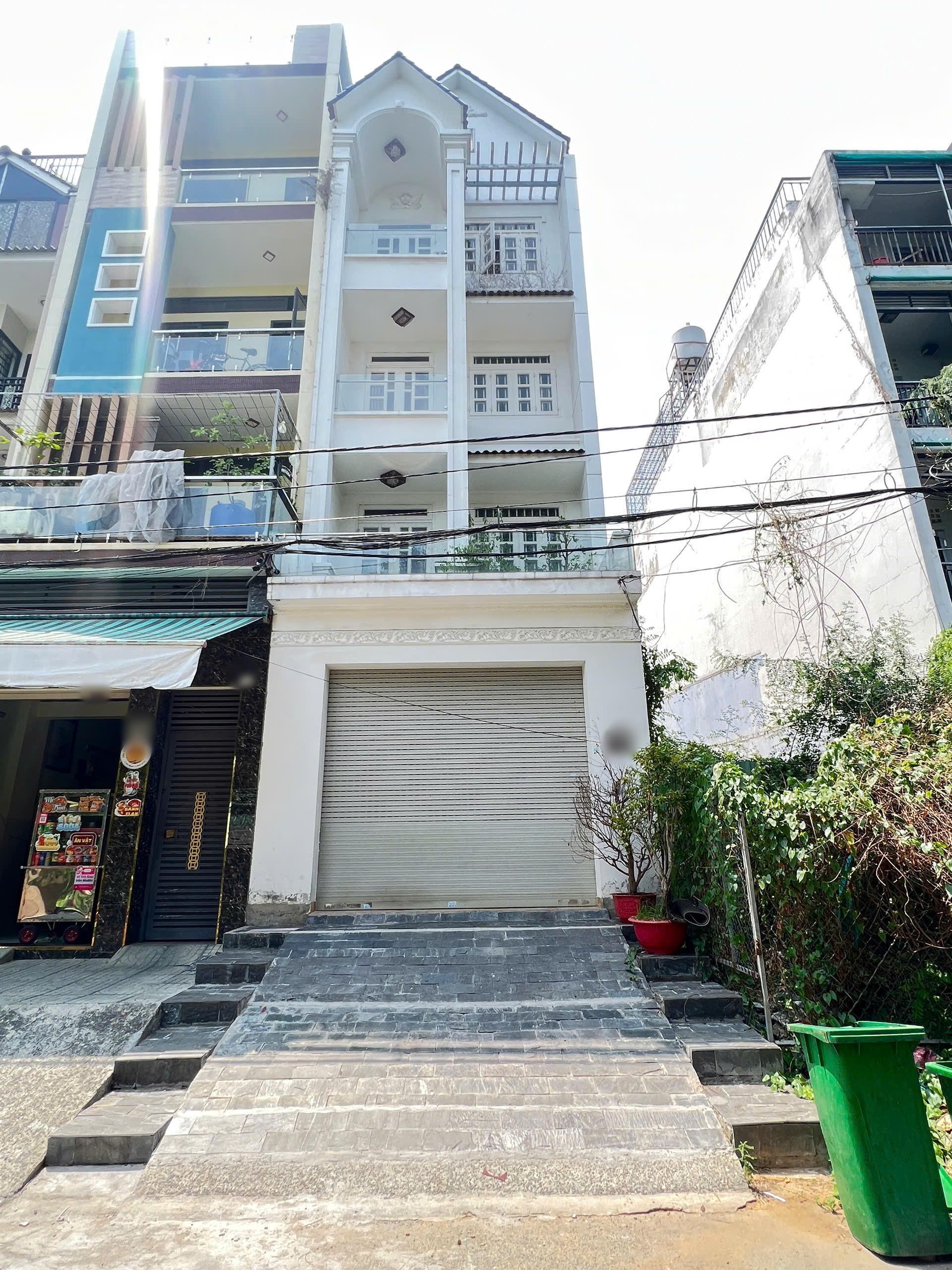  Nhà mới 4 tầng mặt tiền đường số KDC Ấp 5 Phong Phú. Giá: 10.5 tỷ 