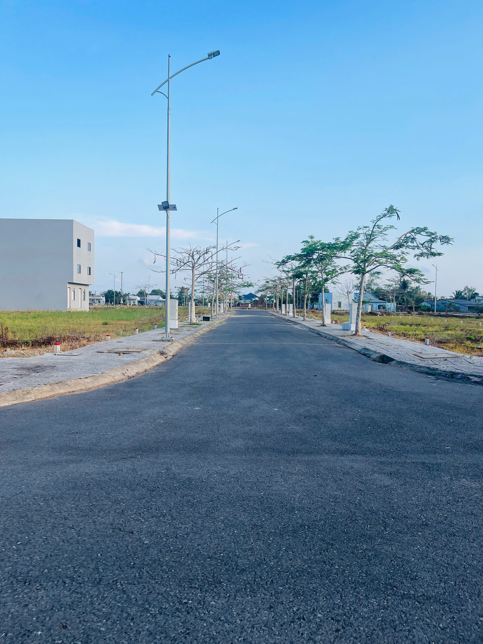  ► ĐẤT NỀN VEN SÔNG HÒA BÌNH – SỔ HỒNG RIÊNG, XÂY DỰNG NGAY** 