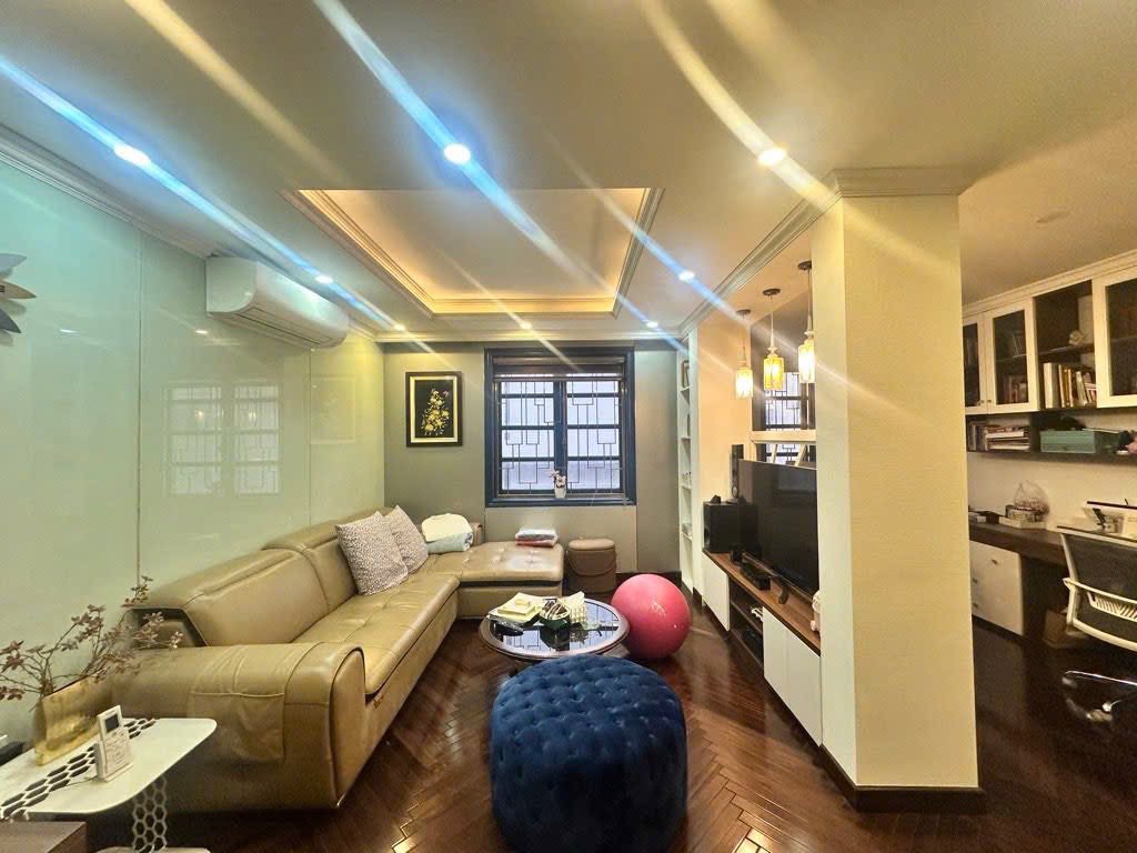  BÁN GẤP NHÀ PHỐ VÍP THỤY KHUÊ 95M 4T MT 10M GIÁ 82 TỶ  NGÕ THÔNG-TRƯỚC NHÀ Ô TÔ TRÁNH 