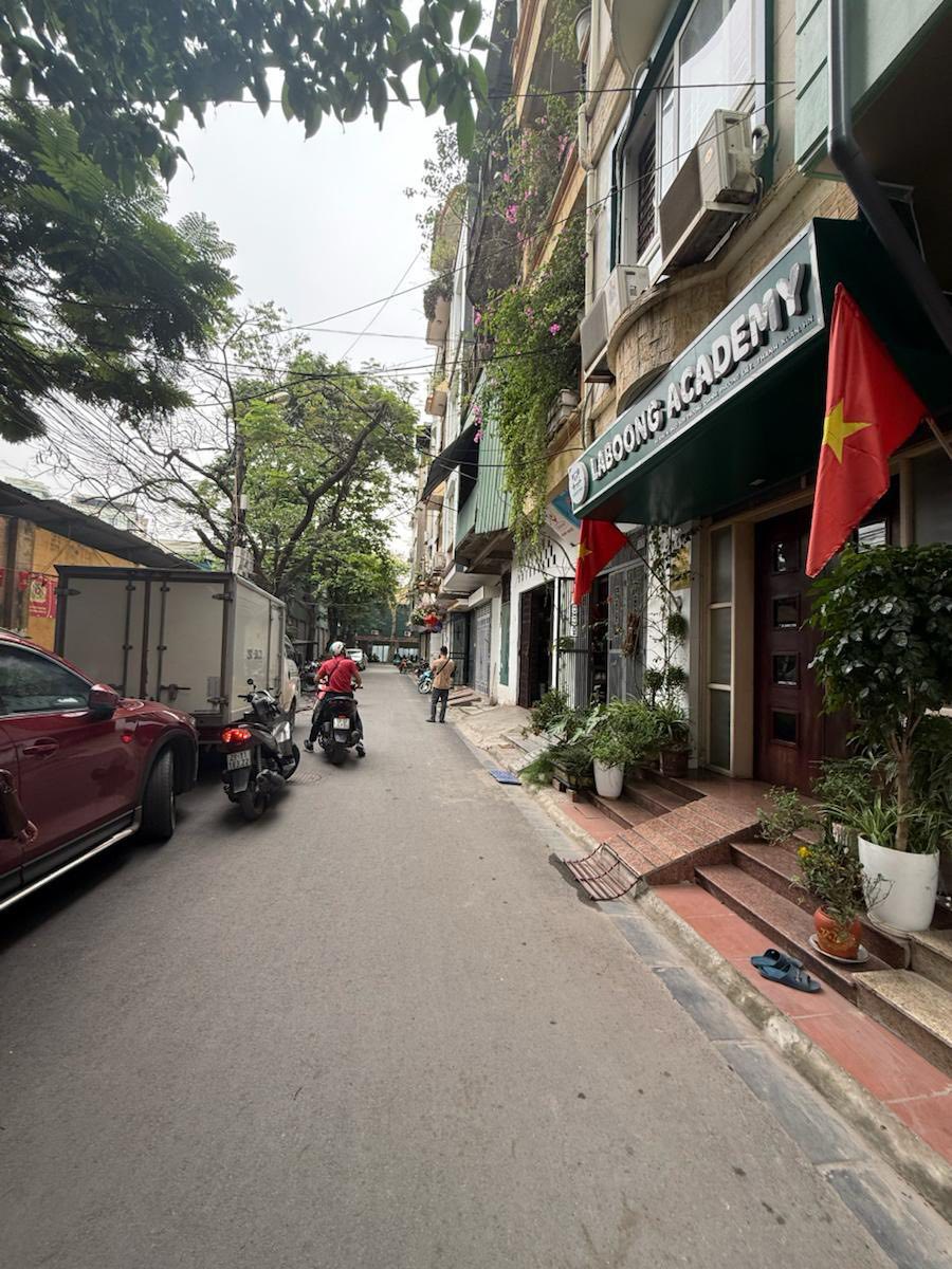  Bán nhà phố Hào Nam, Đống Đa, ô tô đỗ cửa, gần phố, kinh doanh, 50m, 5 tầng, 14.5 tỷ 